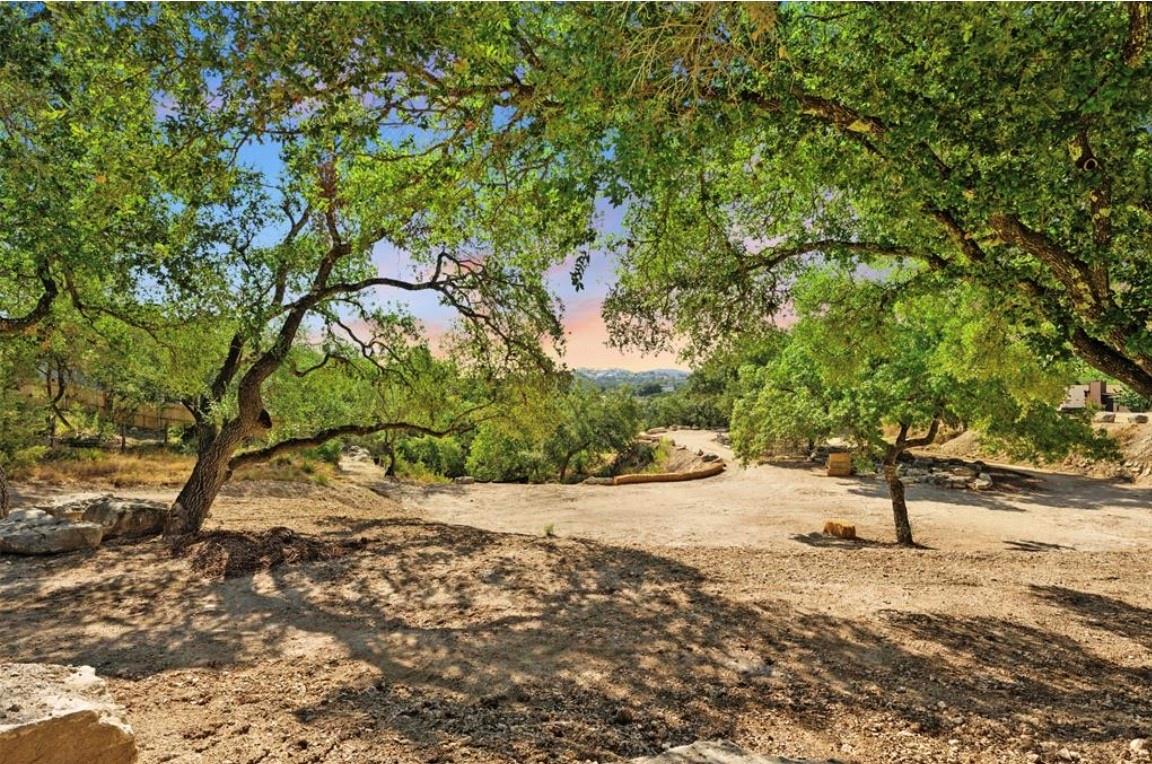 2107 Chisholm Trl, Spicewood, TX 78669