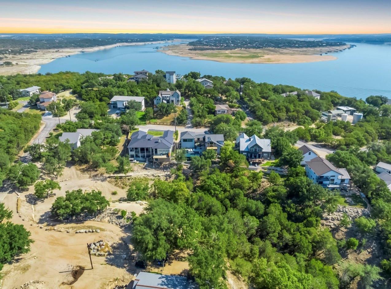 2107 Chisholm Trl, Spicewood, TX 78669