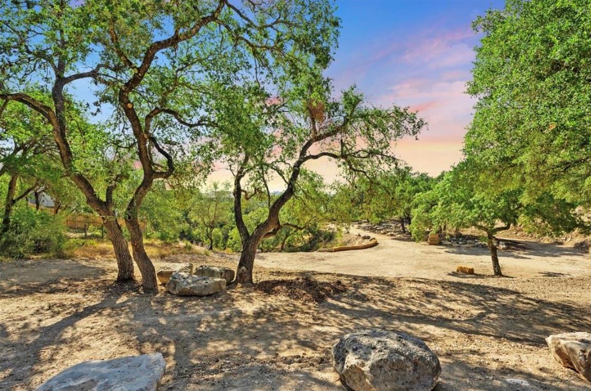 2107 Chisholm Trl, Spicewood, TX 78669