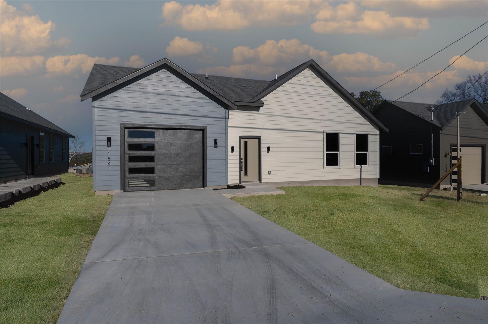 11541 Main St, Jonestown, TX 78645