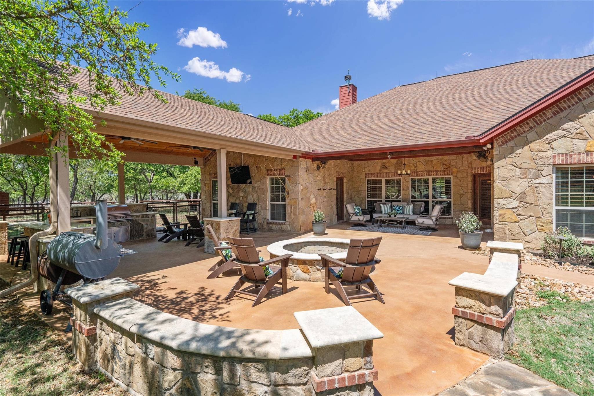 200 Little River Rd, Liberty Hill, TX 78642