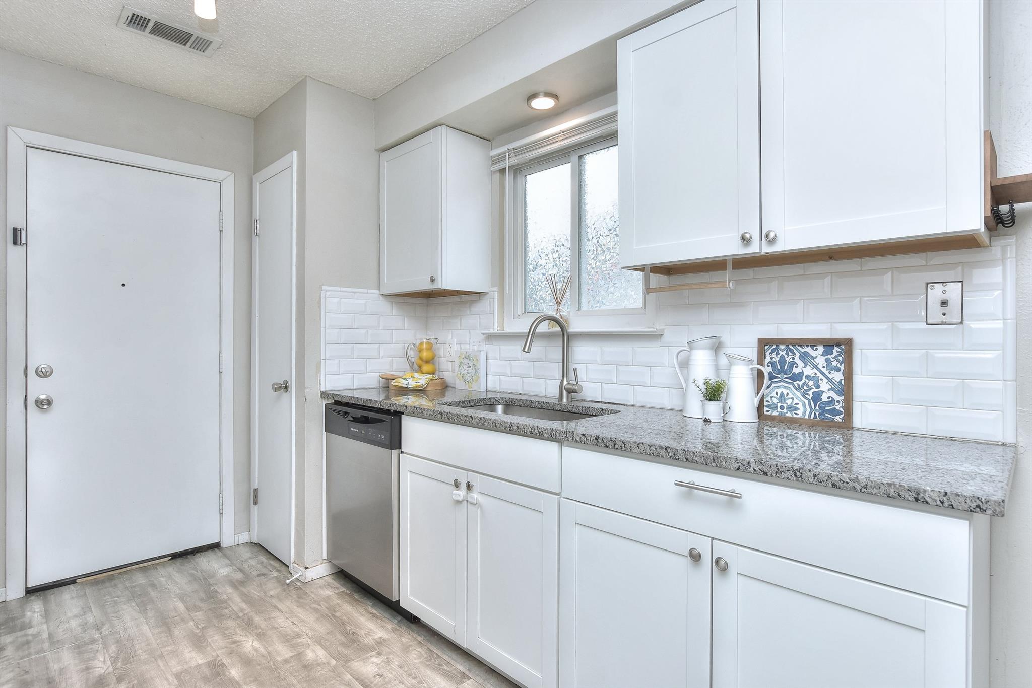 900 Cactus Dr, Round Rock, TX 78681