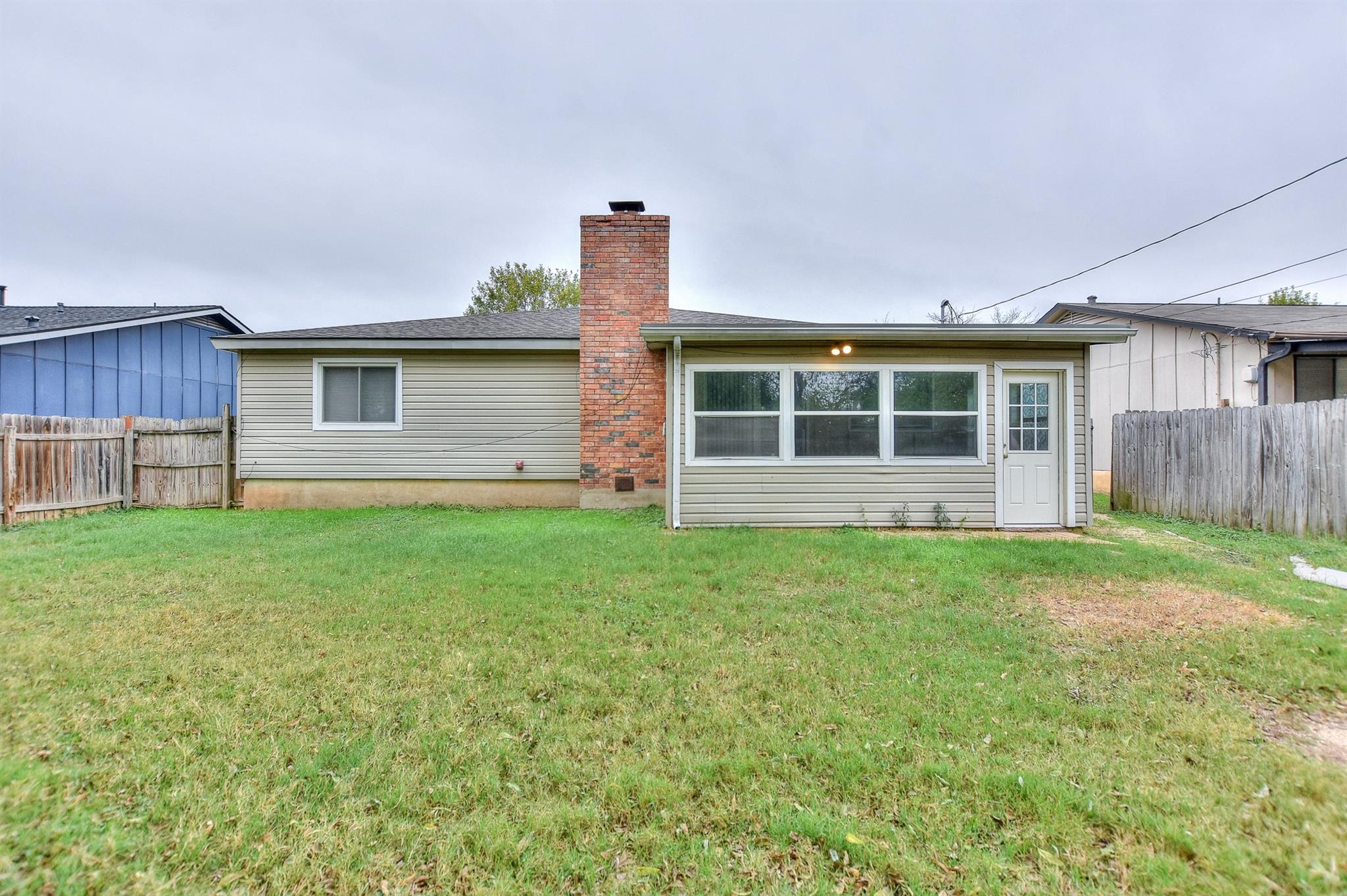 900 Cactus Dr, Round Rock, TX 78681