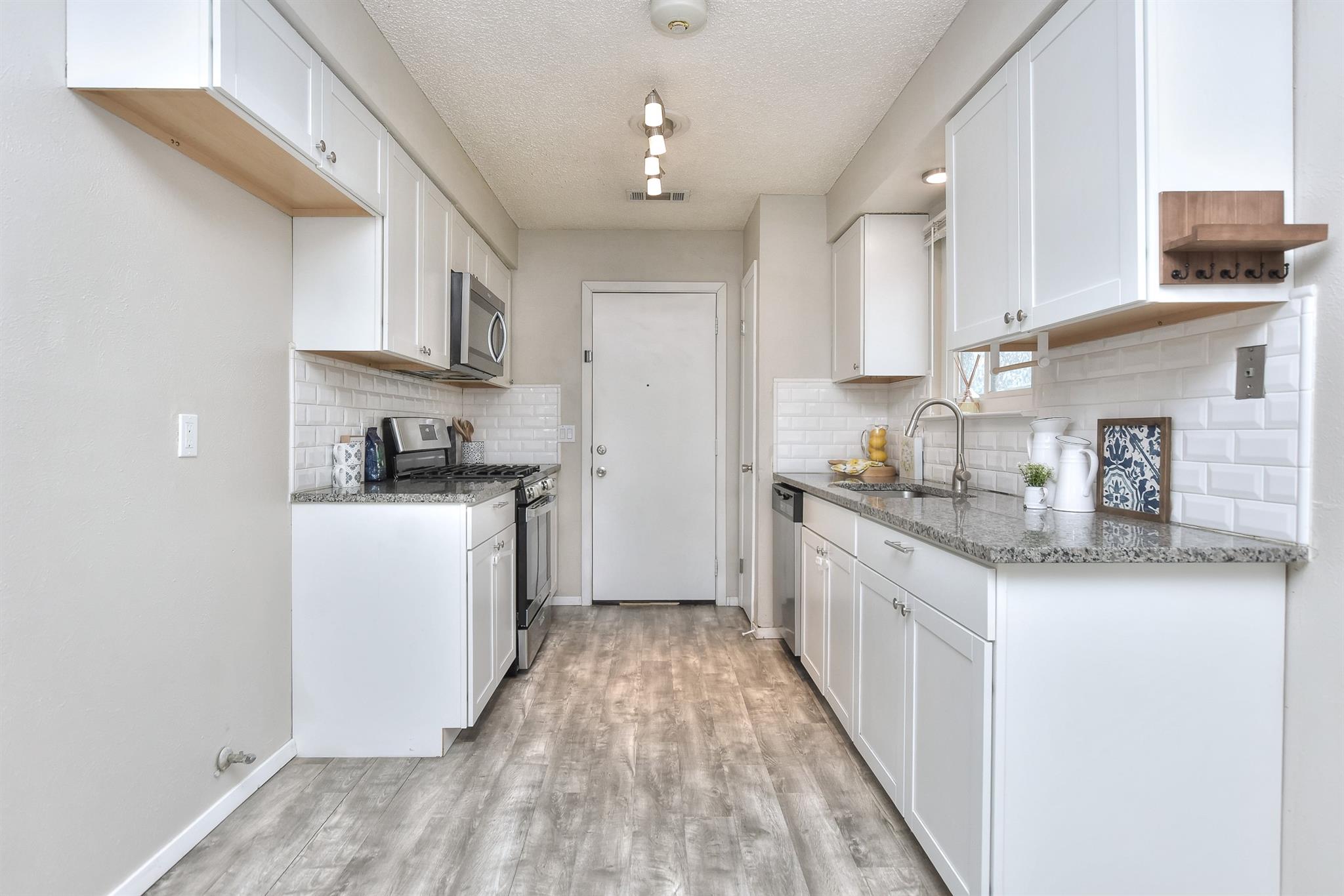 900 Cactus Dr, Round Rock, TX 78681