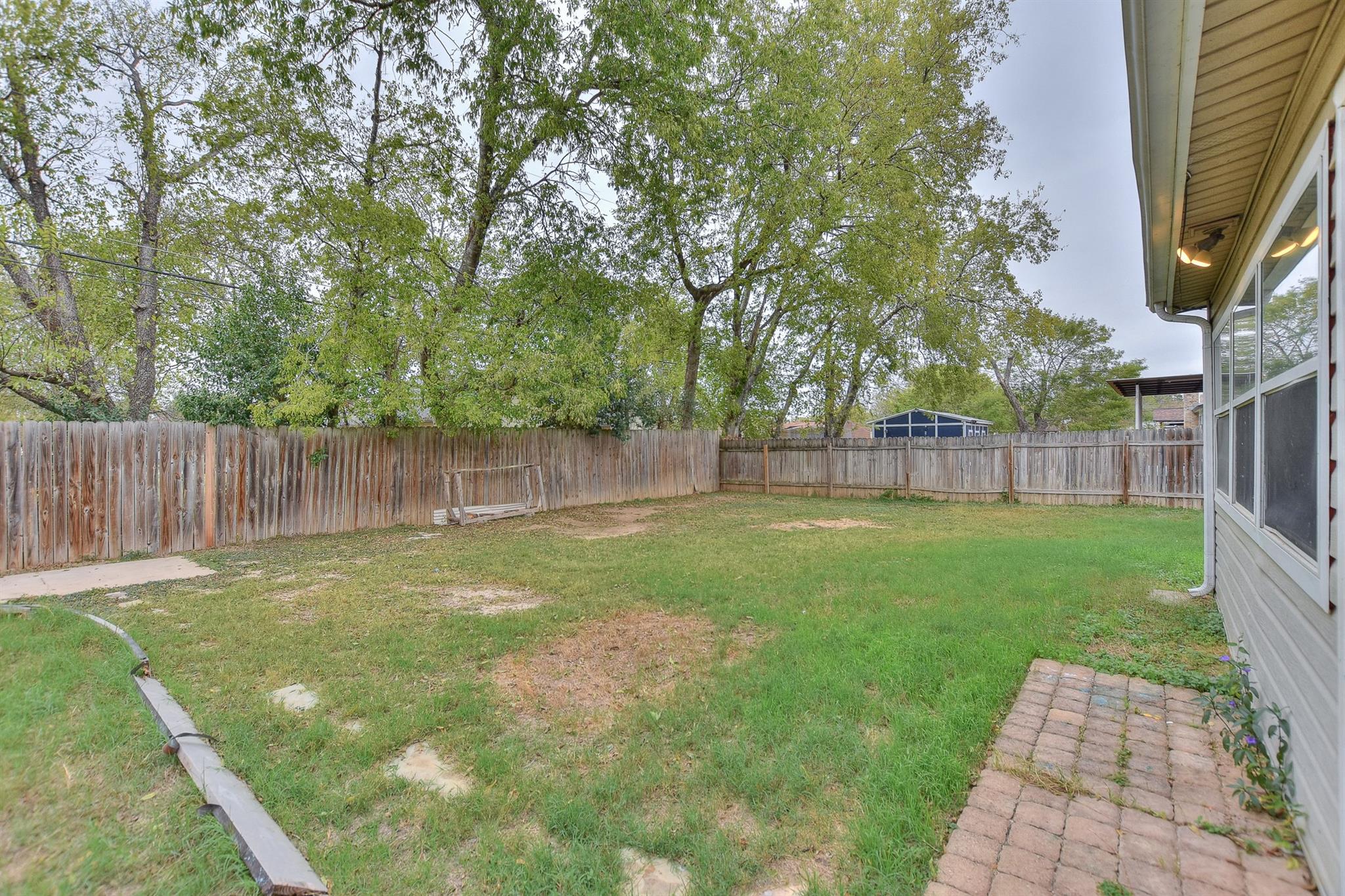 900 Cactus Dr, Round Rock, TX 78681