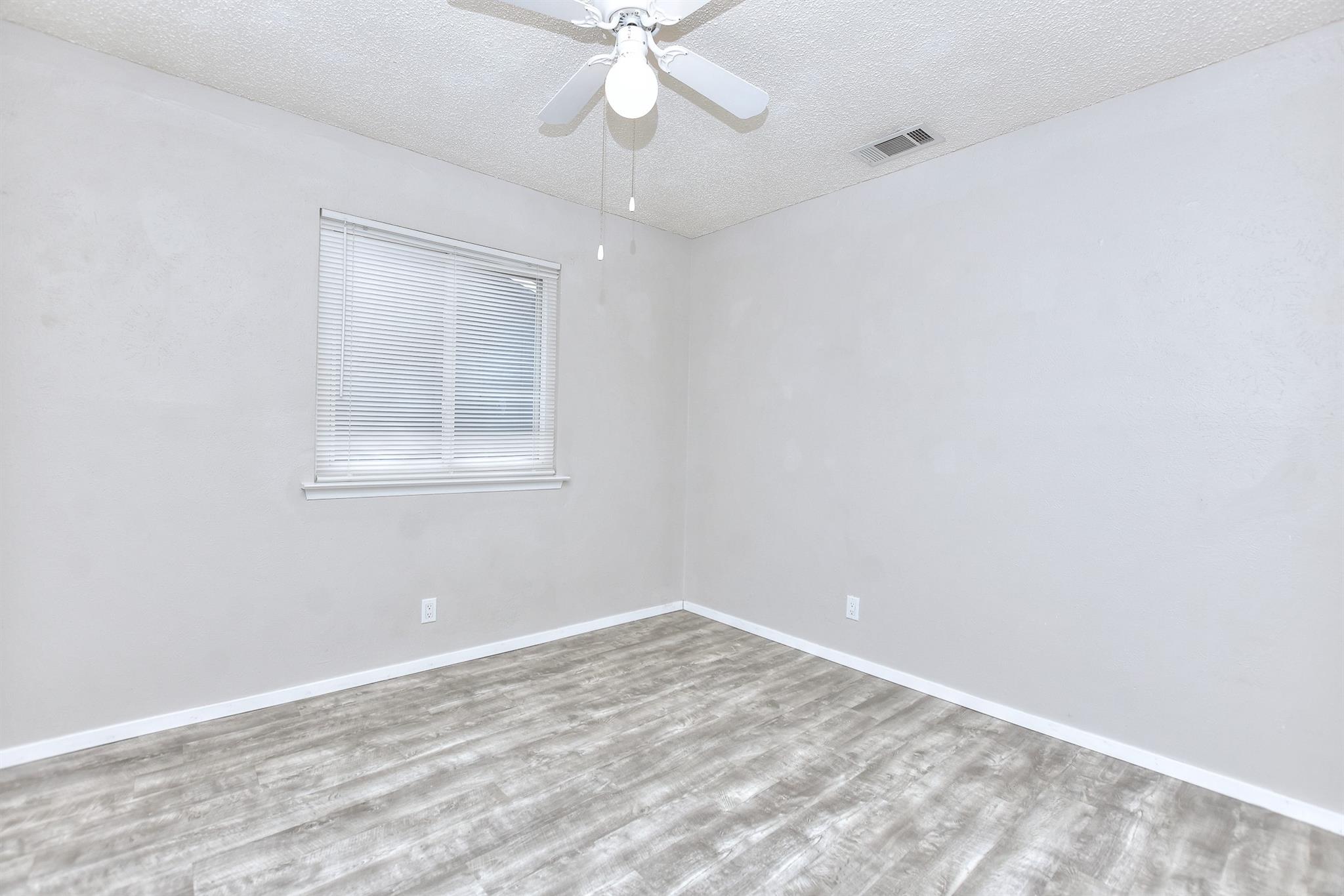 900 Cactus Dr, Round Rock, TX 78681