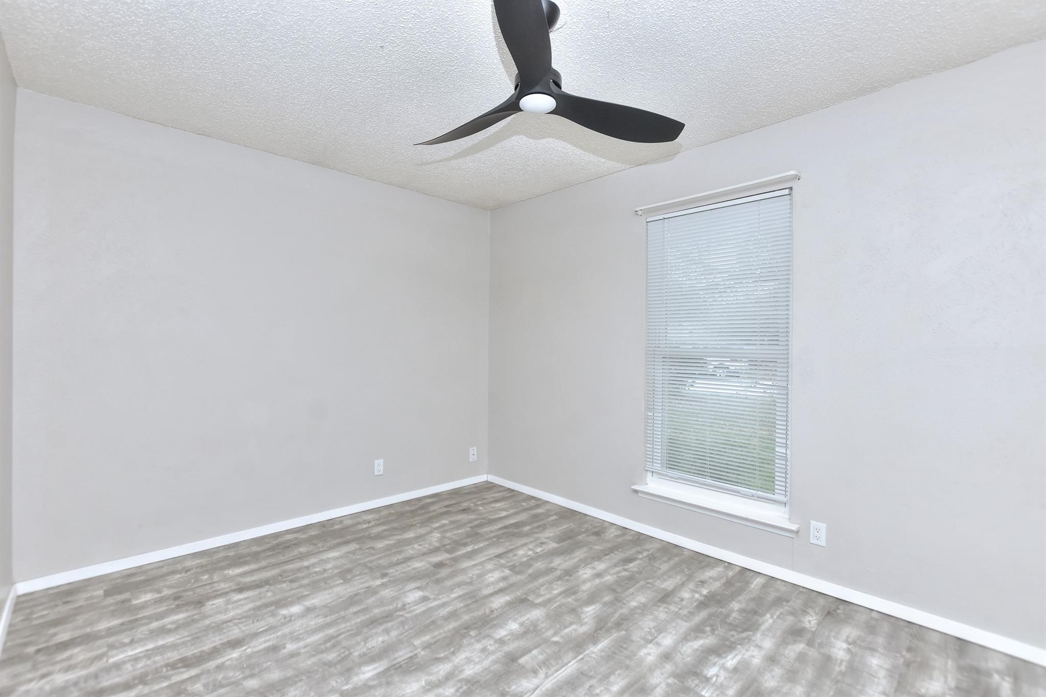 900 Cactus Dr, Round Rock, TX 78681