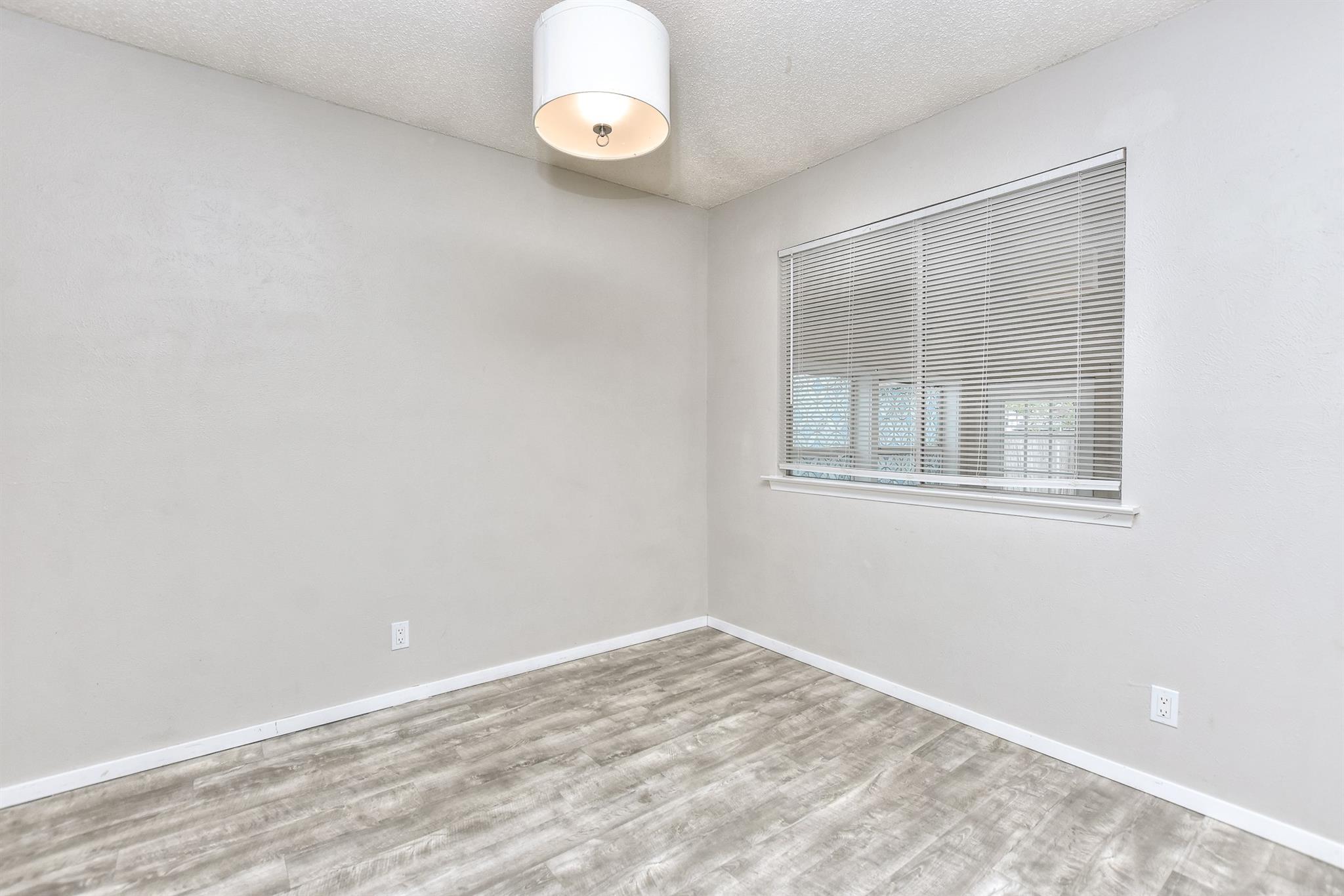 900 Cactus Dr, Round Rock, TX 78681