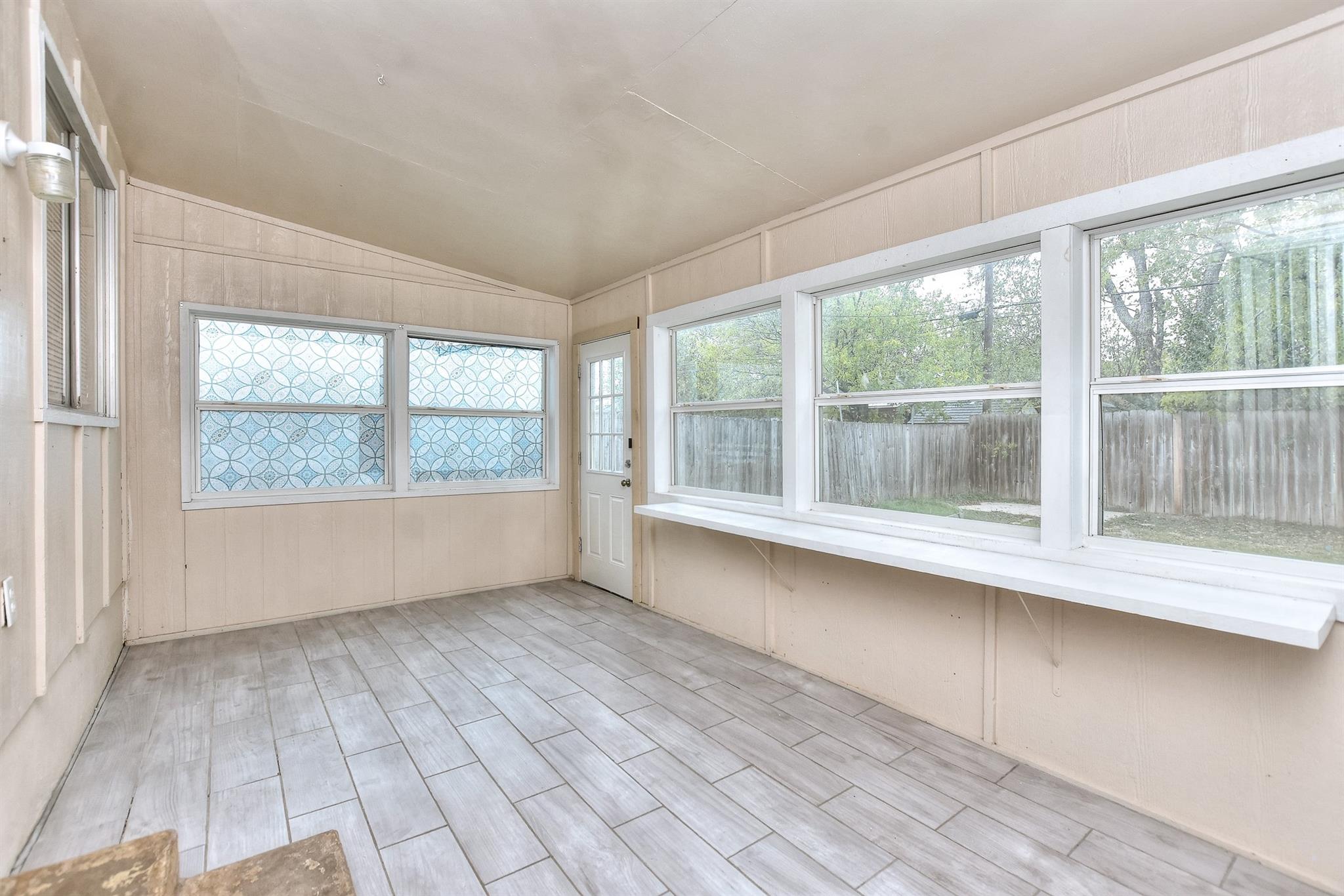 900 Cactus Dr, Round Rock, TX 78681