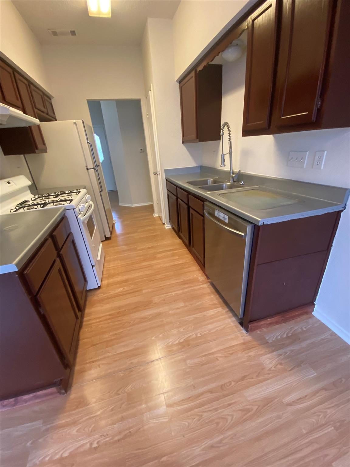 1203 York Castle Dr, Pflugerville, TX 78660