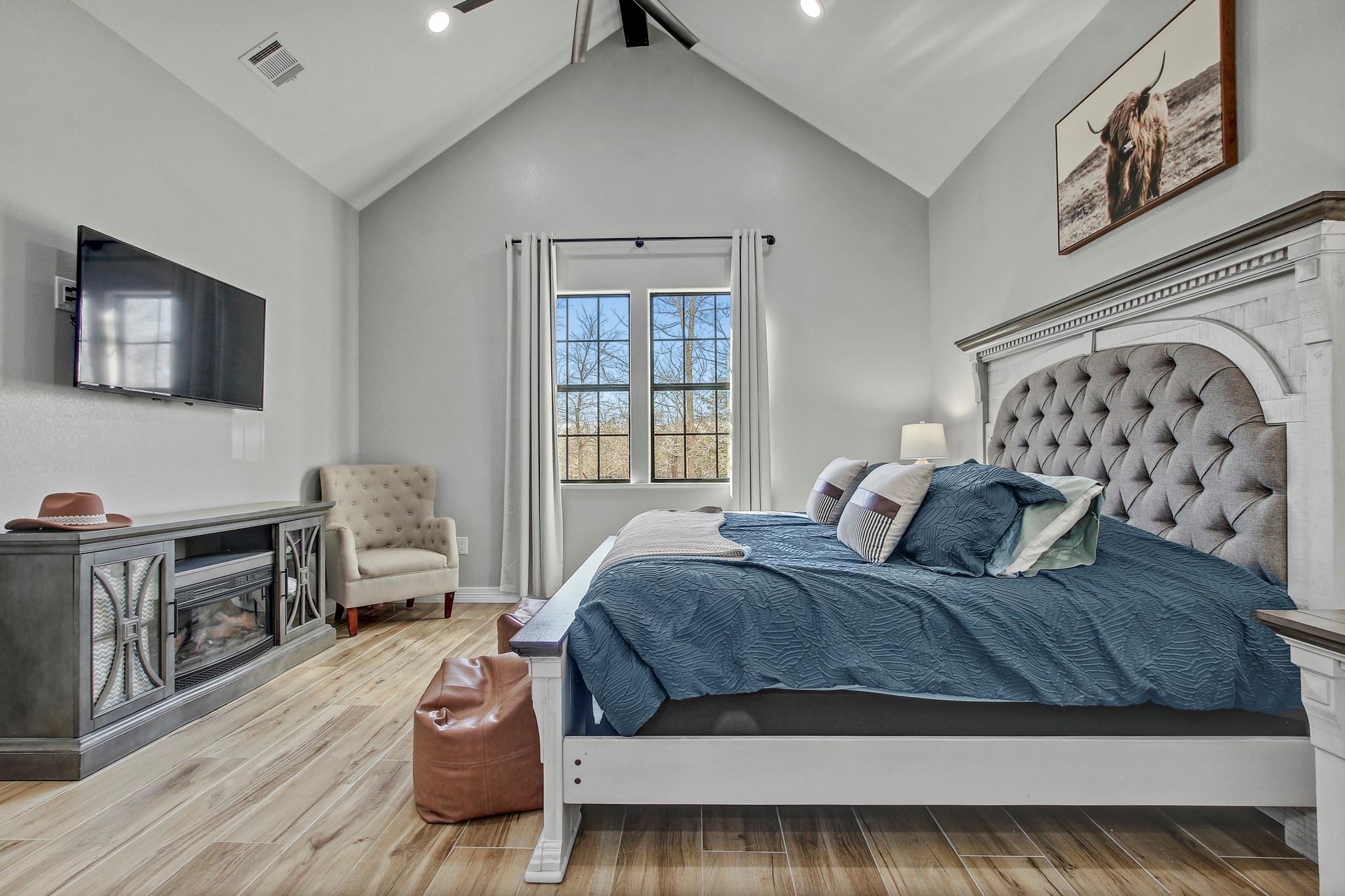 142 Anderson Dr, Red Rock, TX 78662