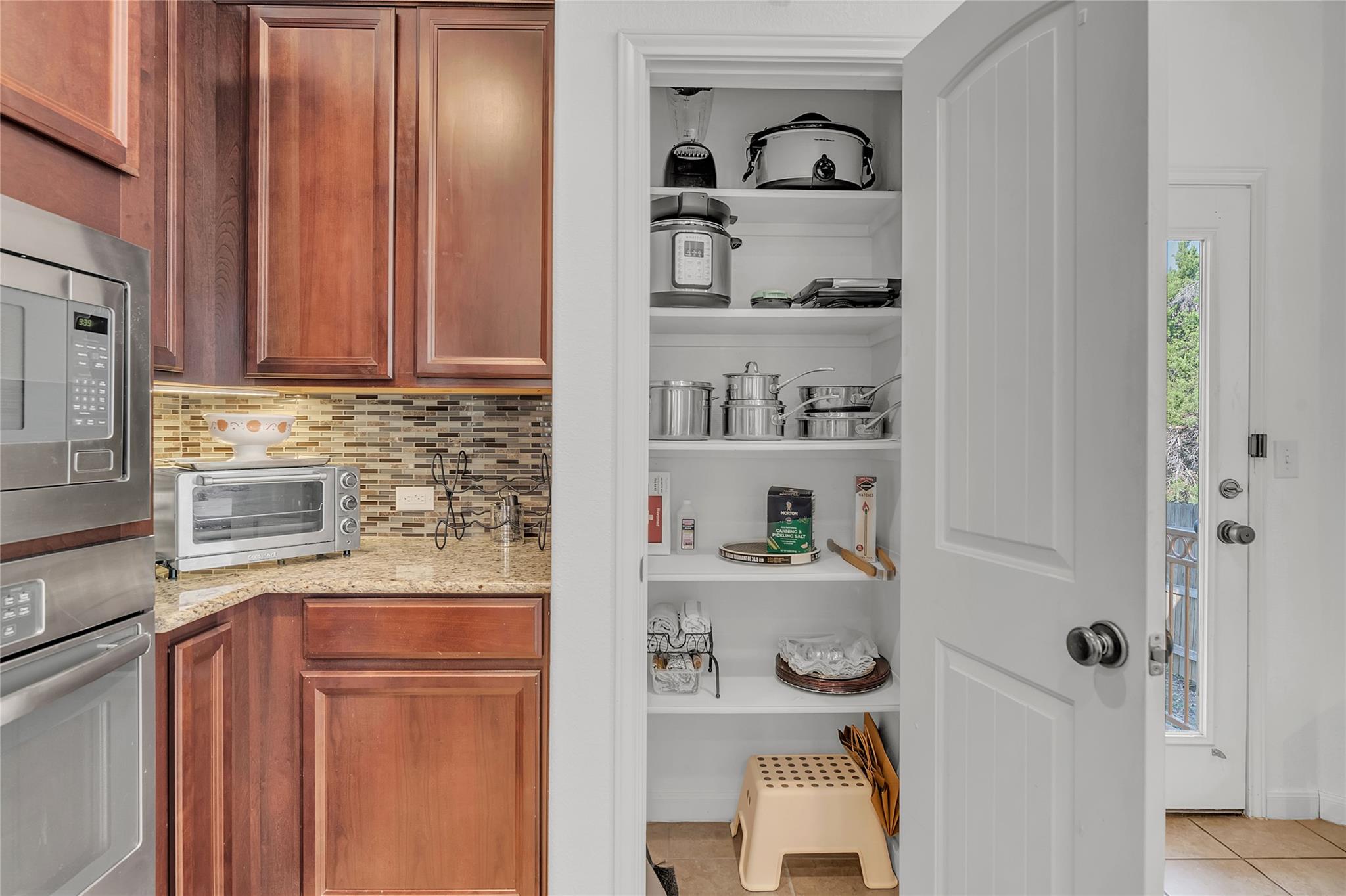 520 S Meadowlark St # B, Lakeway, TX 78734