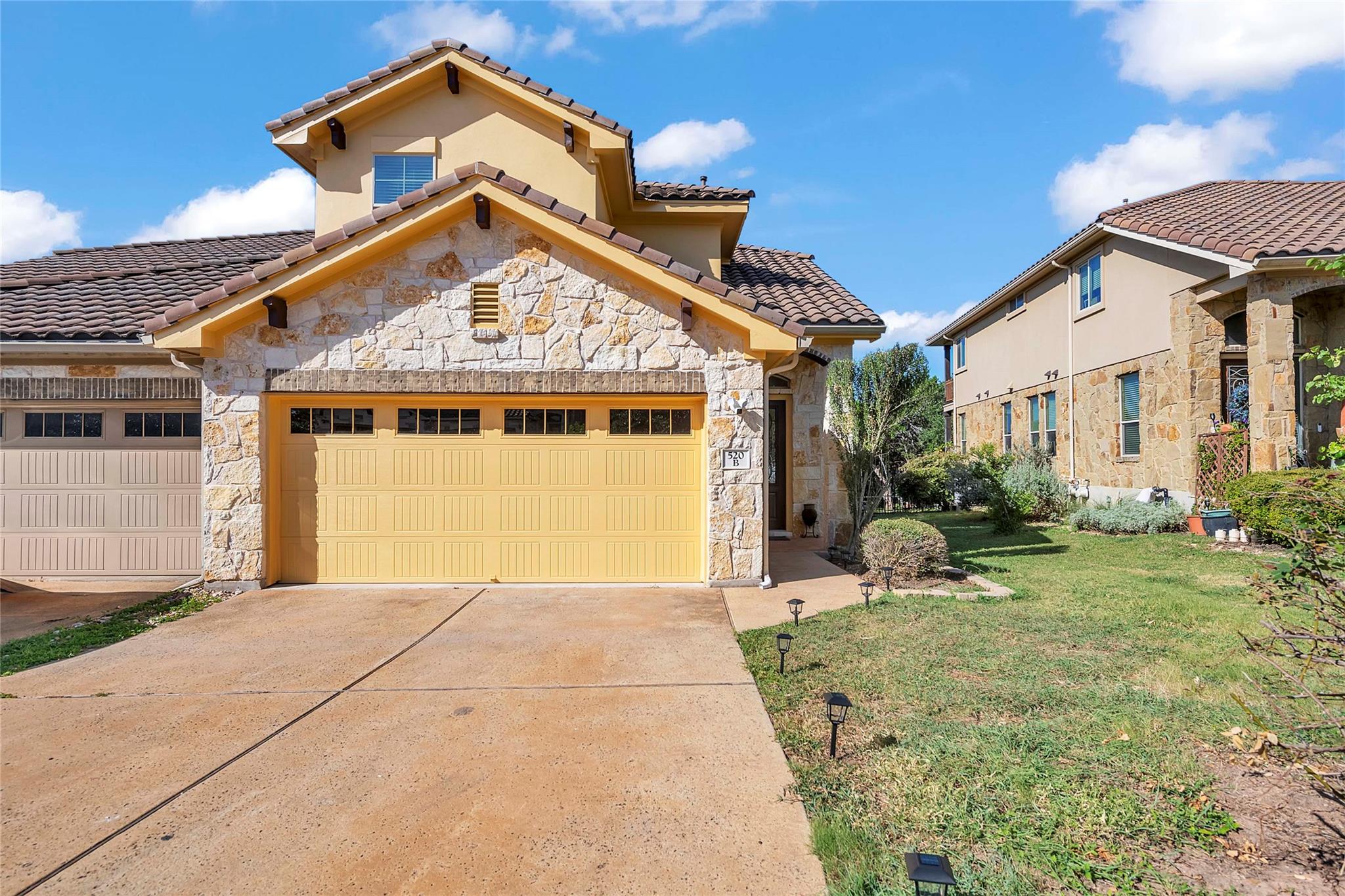 520 S Meadowlark St # B, Lakeway, TX 78734