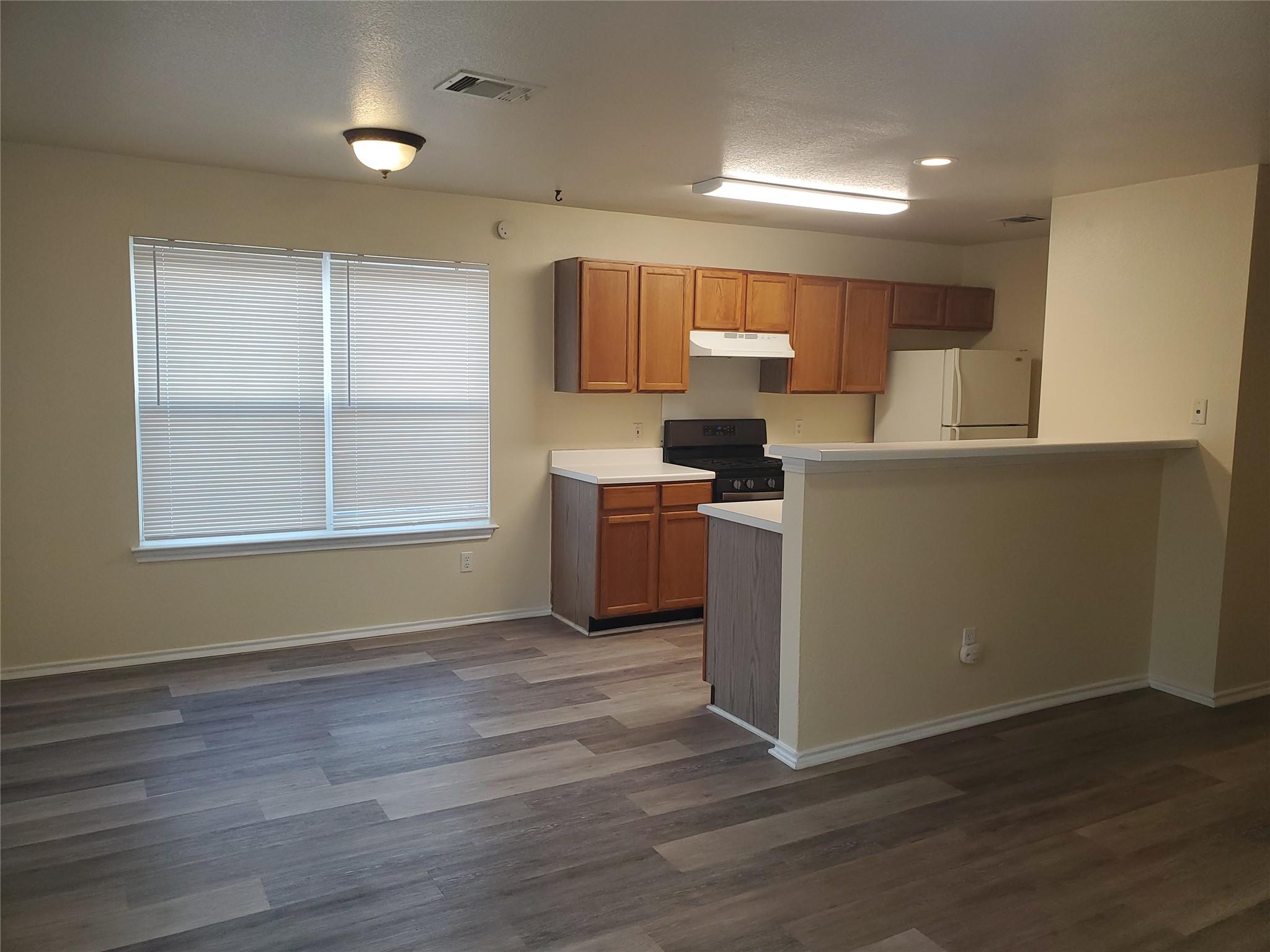 1020 Christopher Ave # B, Round Rock, TX 78681