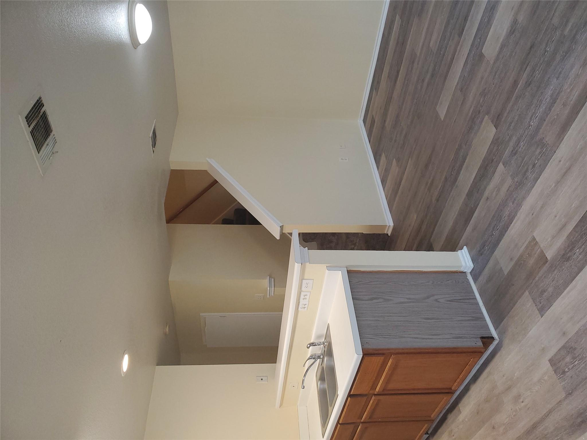 1020 Christopher Ave # B, Round Rock, TX 78681