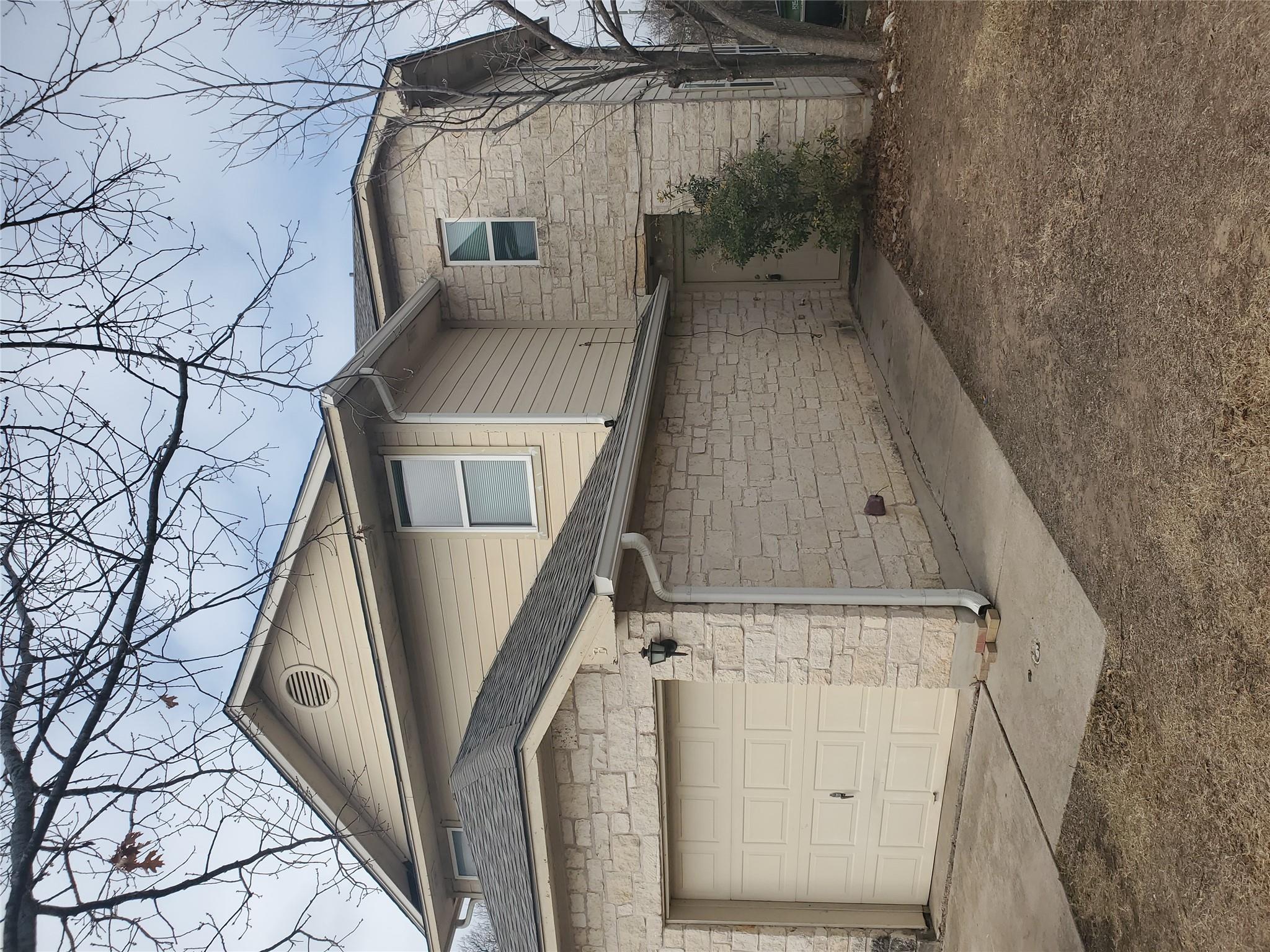 1020 Christopher Ave # B, Round Rock, TX 78681