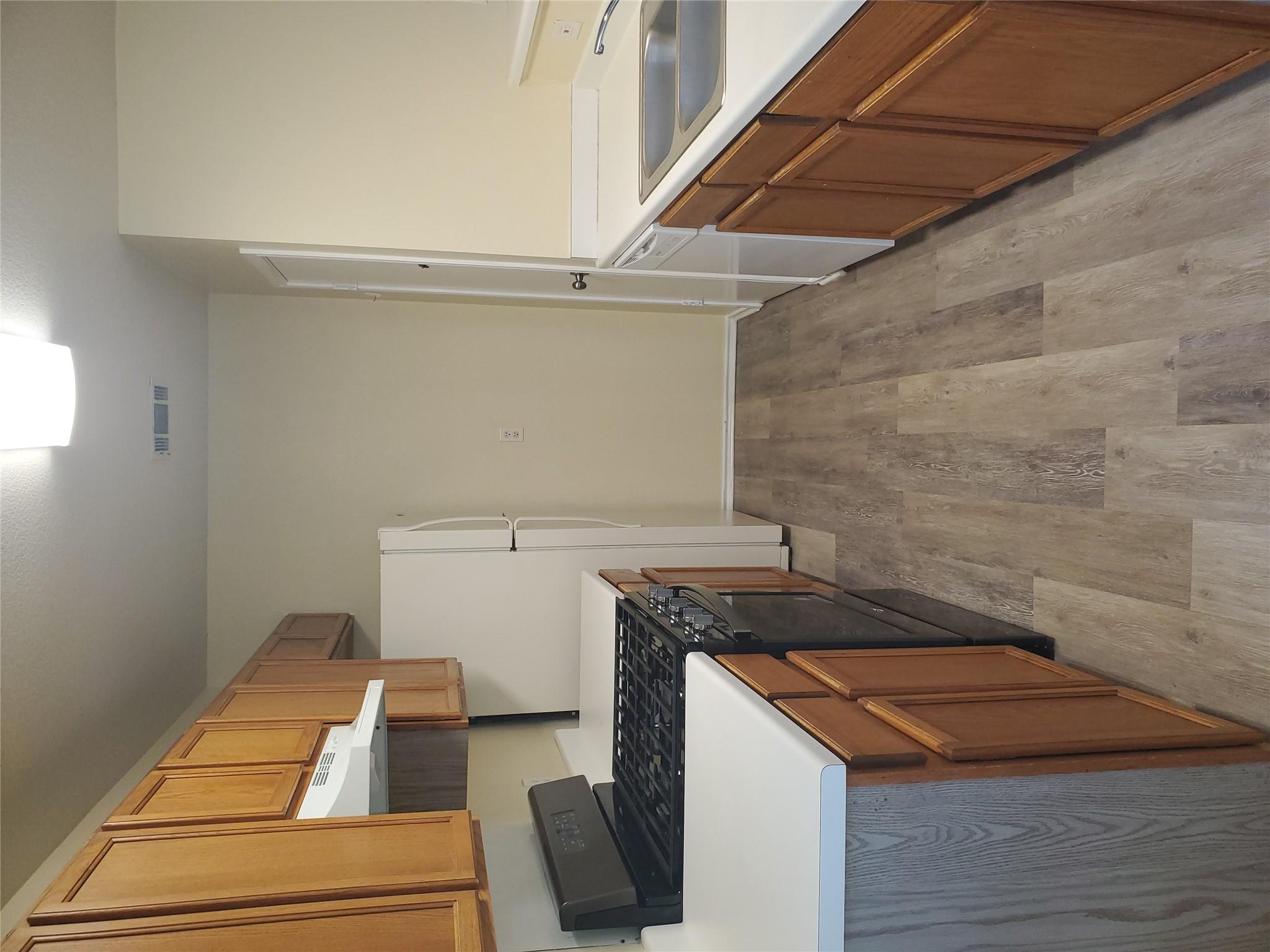 1020 Christopher Ave # B, Round Rock, TX 78681