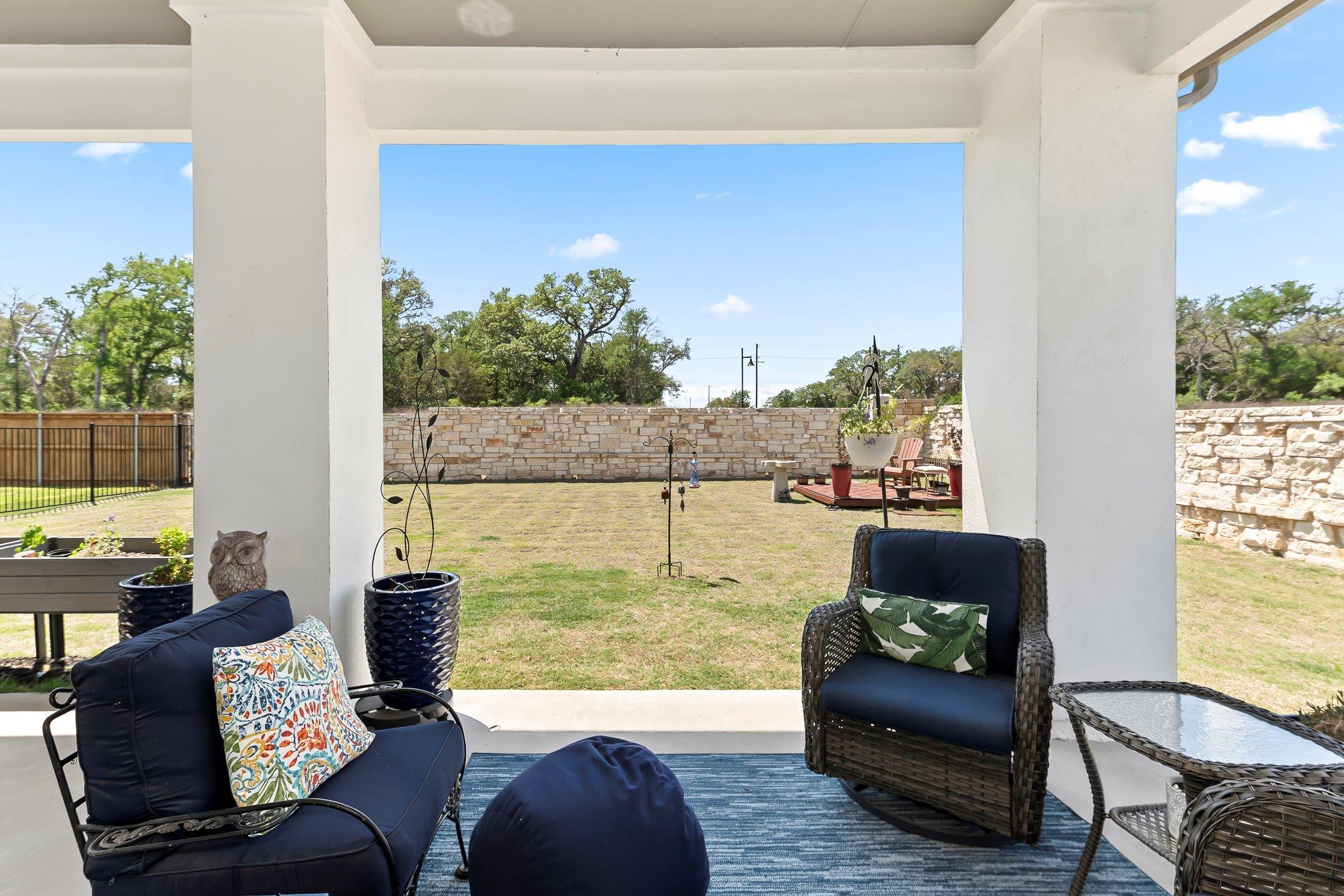 523 Hallwood Dr, Liberty Hill, TX 78642