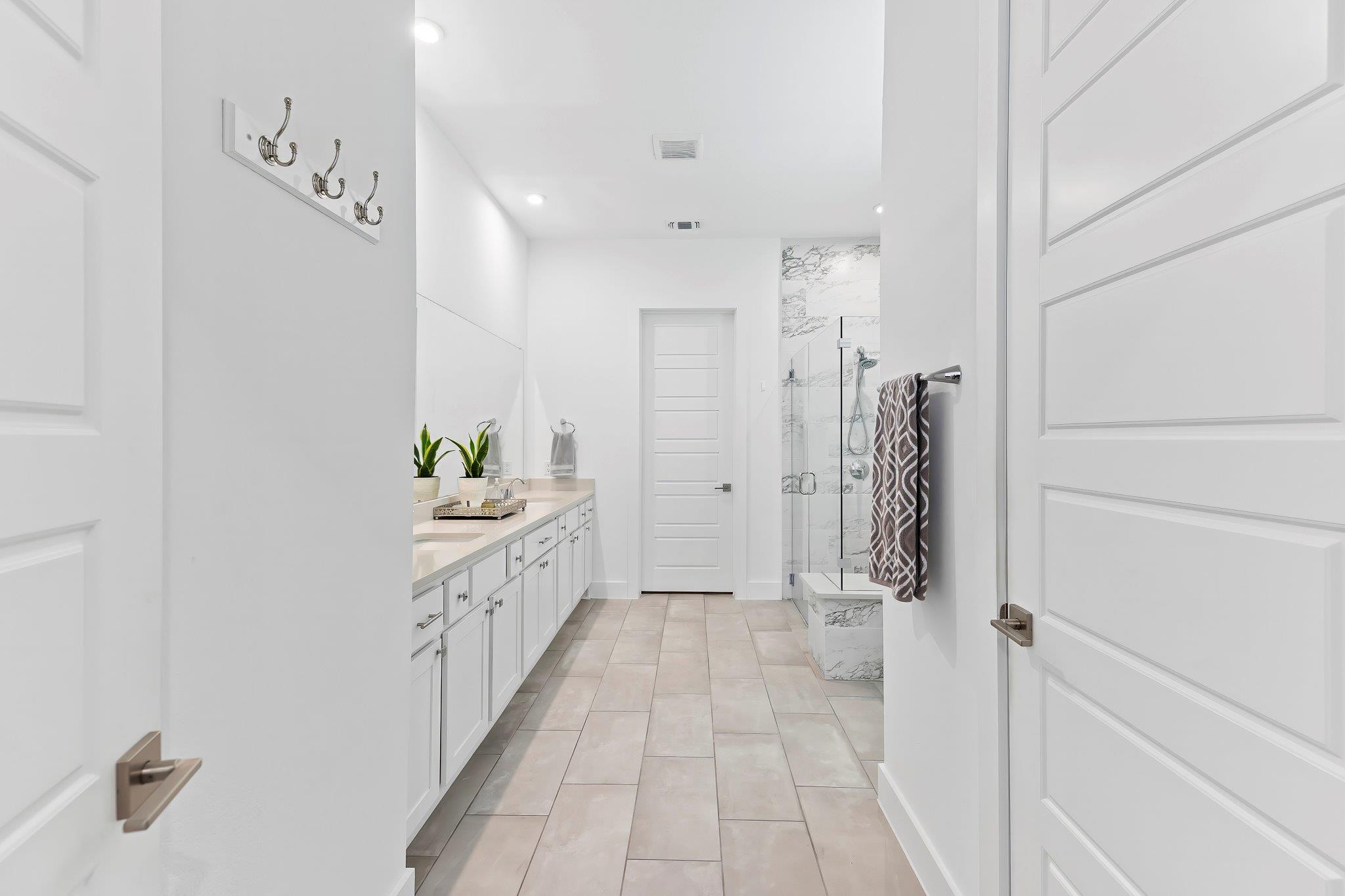 523 Hallwood Dr, Liberty Hill, TX 78642