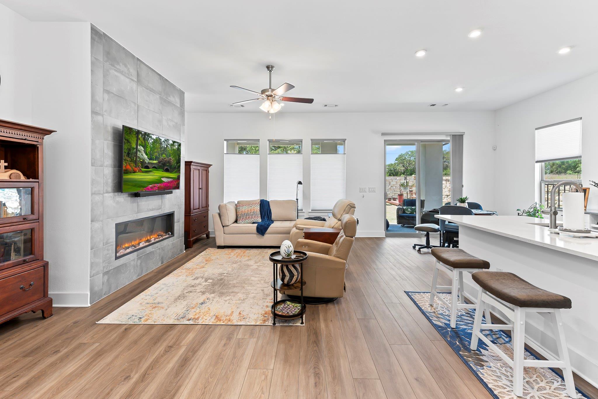 523 Hallwood Dr, Liberty Hill, TX 78642