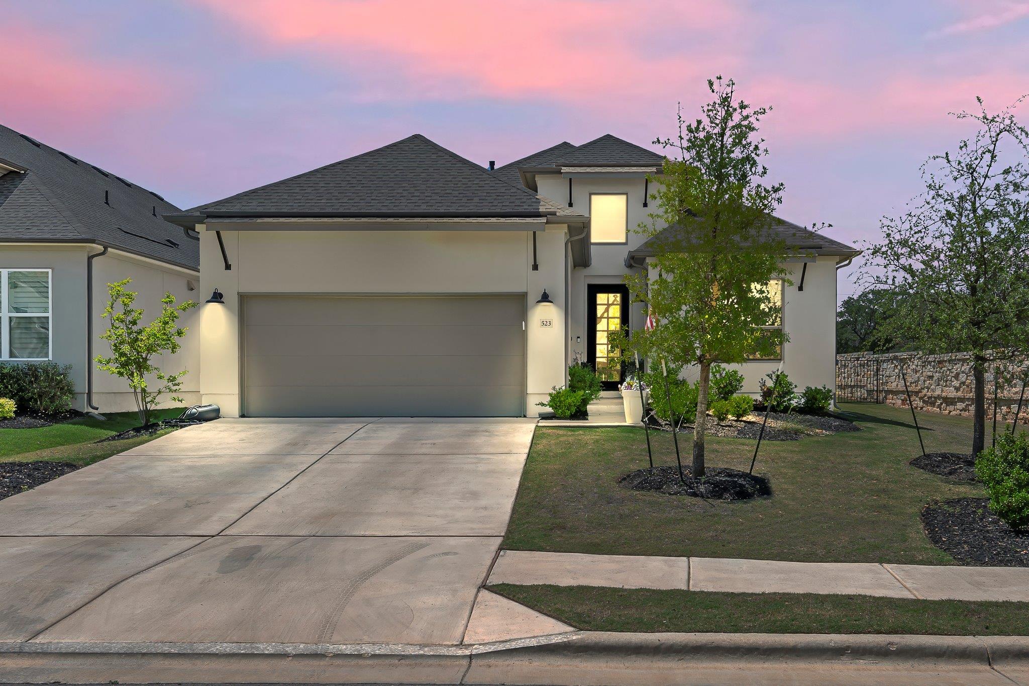 523 Hallwood Dr, Liberty Hill, TX 78642
