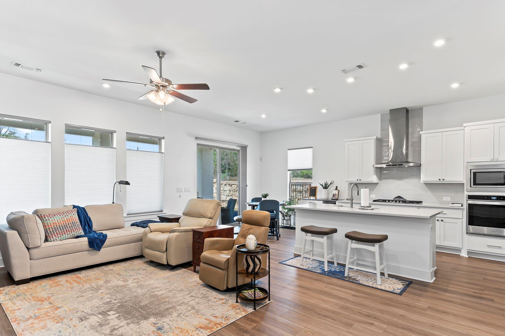 523 Hallwood Dr, Liberty Hill, TX 78642