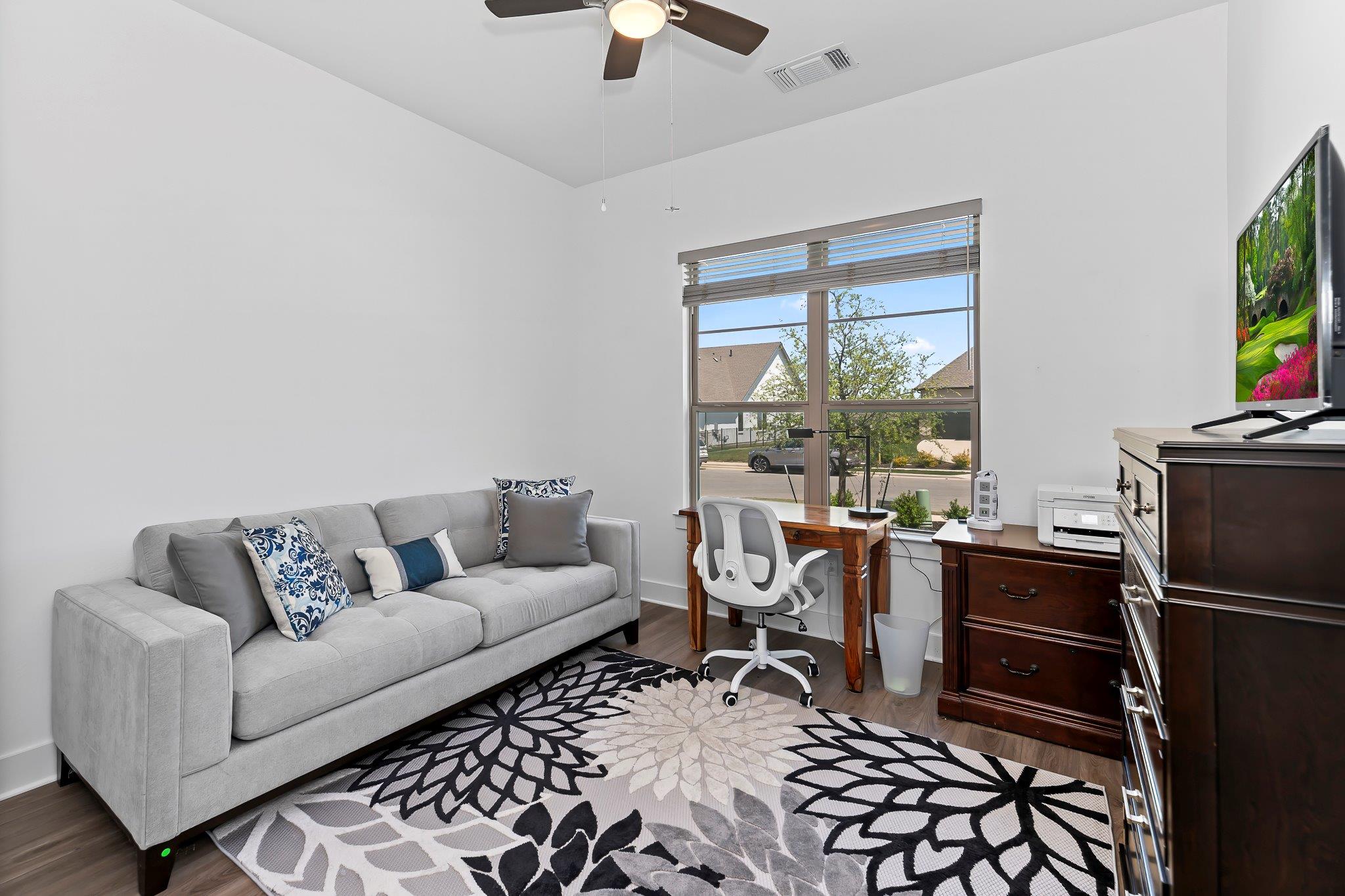 523 Hallwood Dr, Liberty Hill, TX 78642