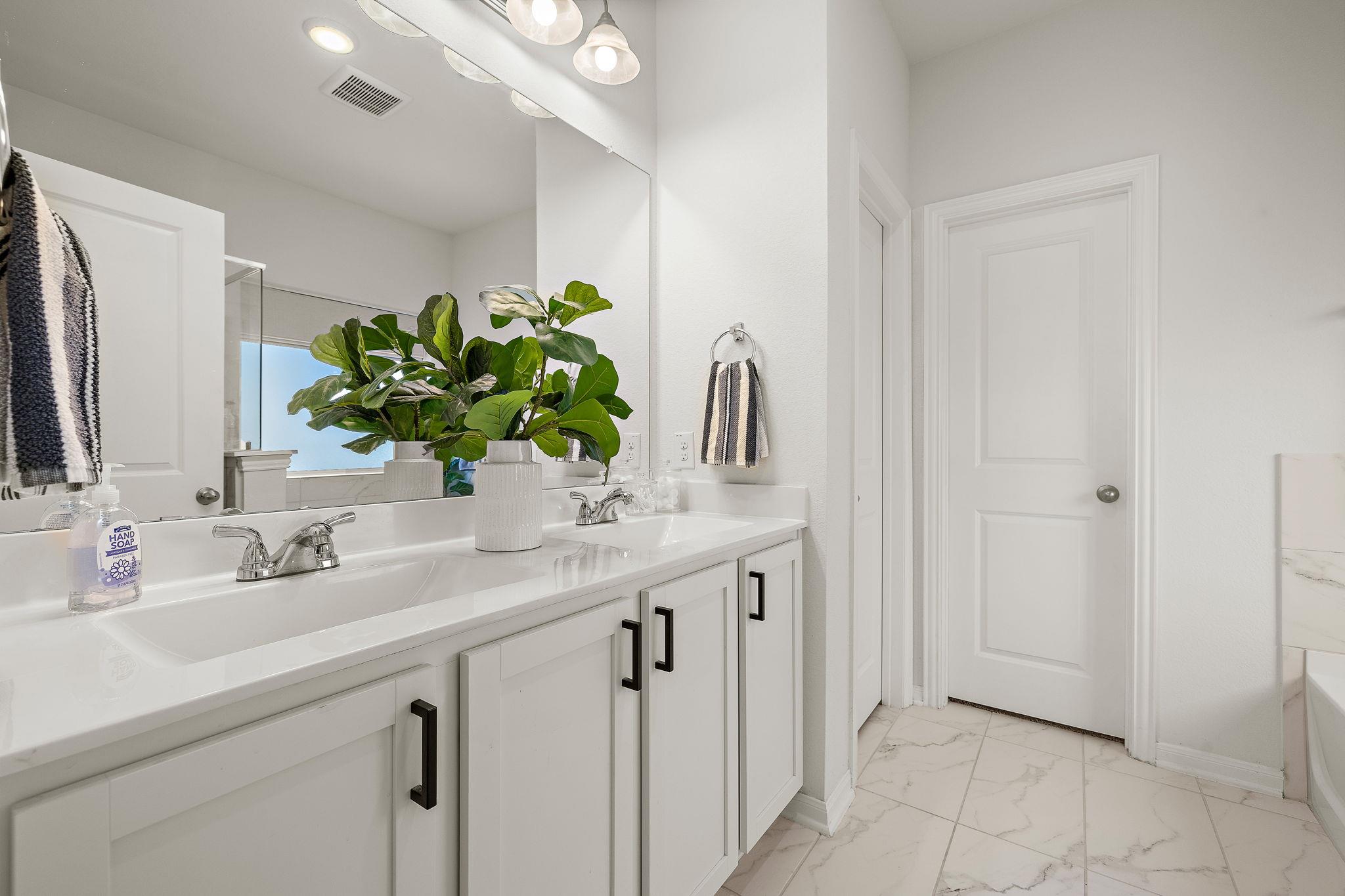 201 Crystal Brook Dr, Liberty Hill, TX 78642