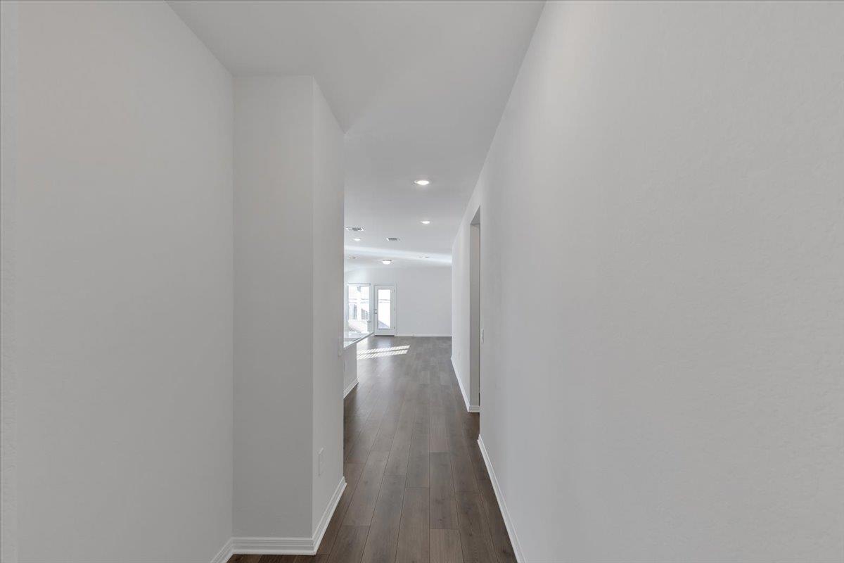 5020 Hazelnut Ln, Del Valle, TX 78617