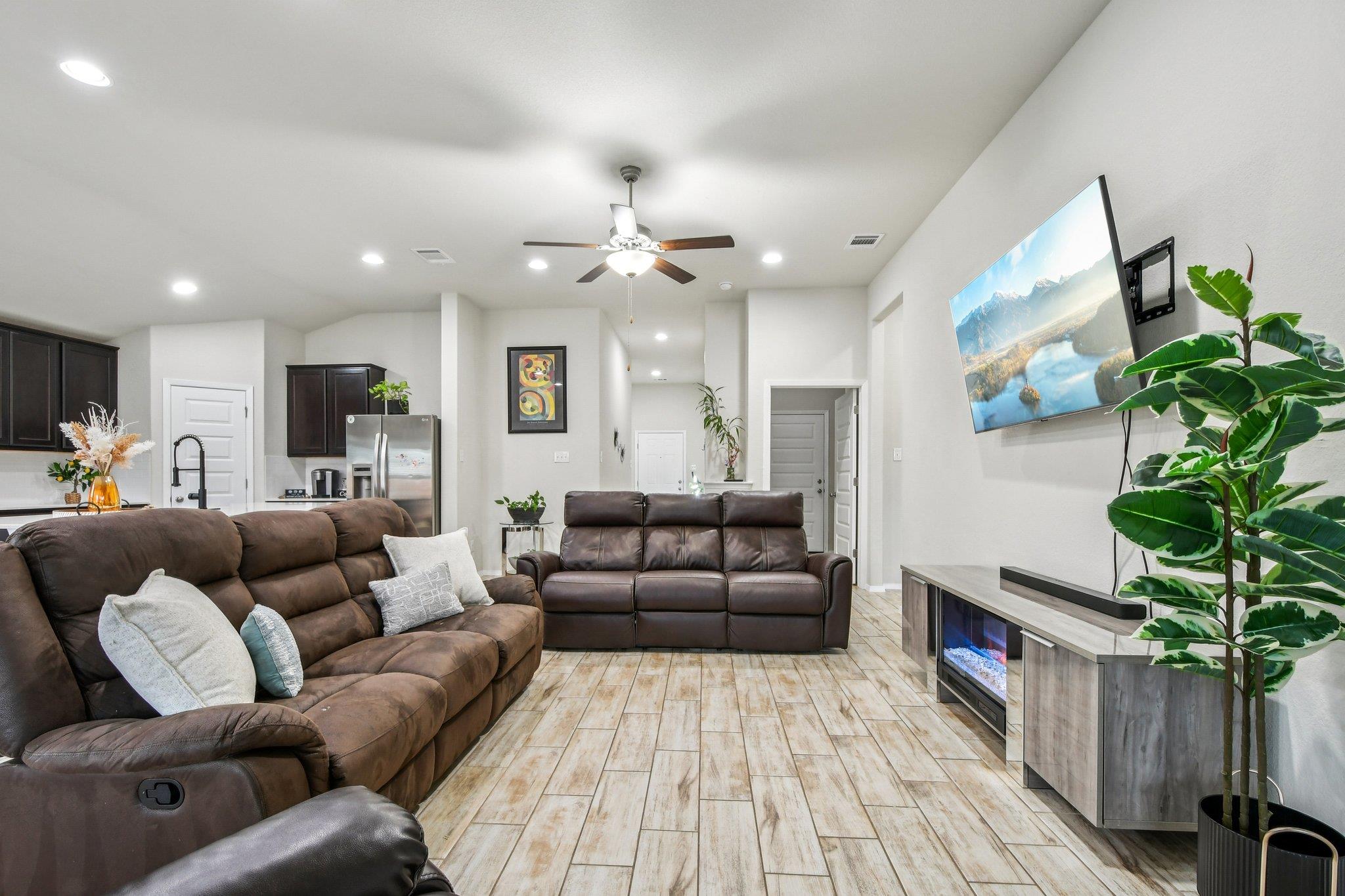 1909 Omaha Dr, Lago Vista, TX 78645