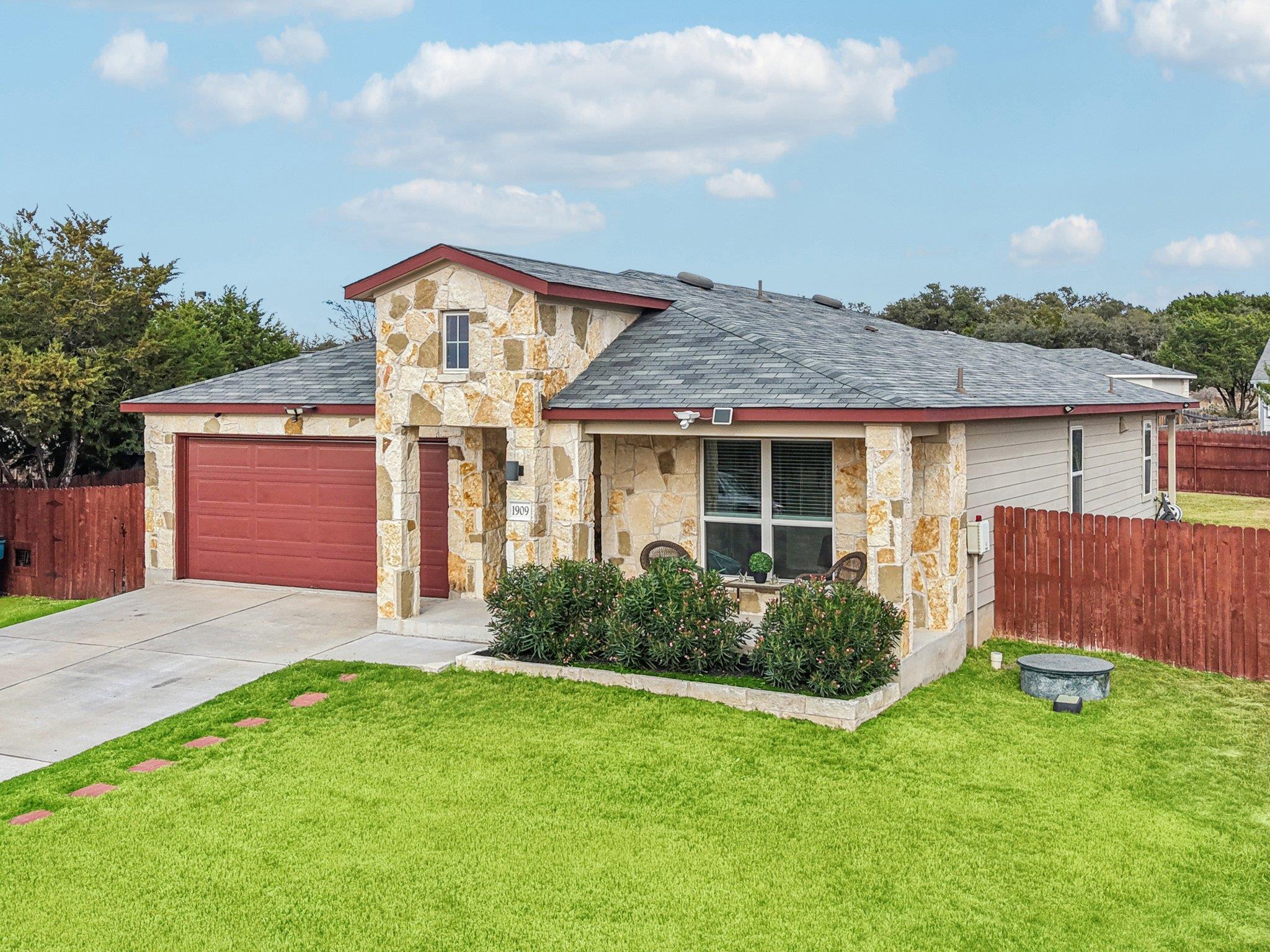 1909 Omaha Dr, Lago Vista, TX 78645