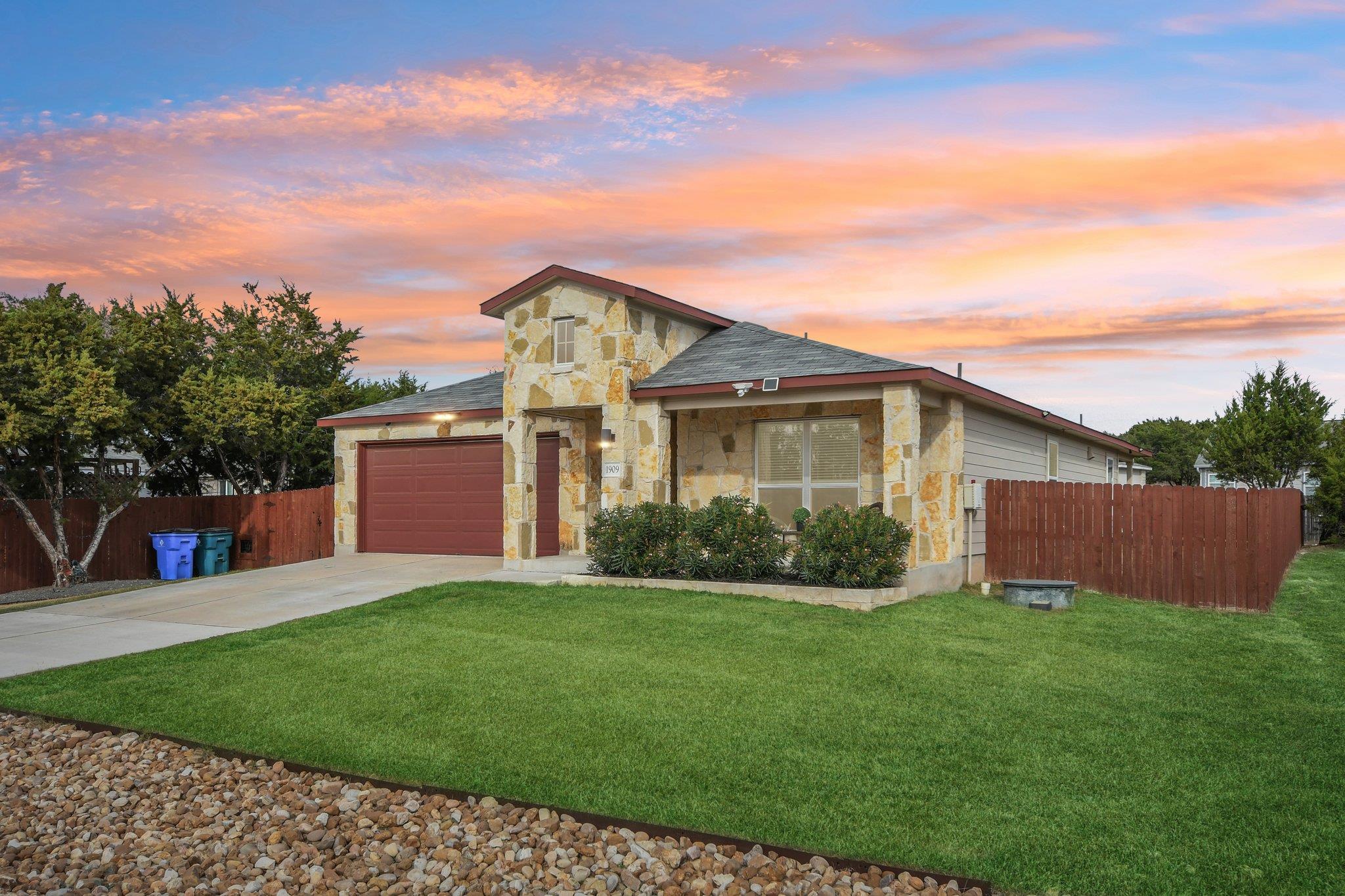 1909 Omaha Dr, Lago Vista, TX 78645