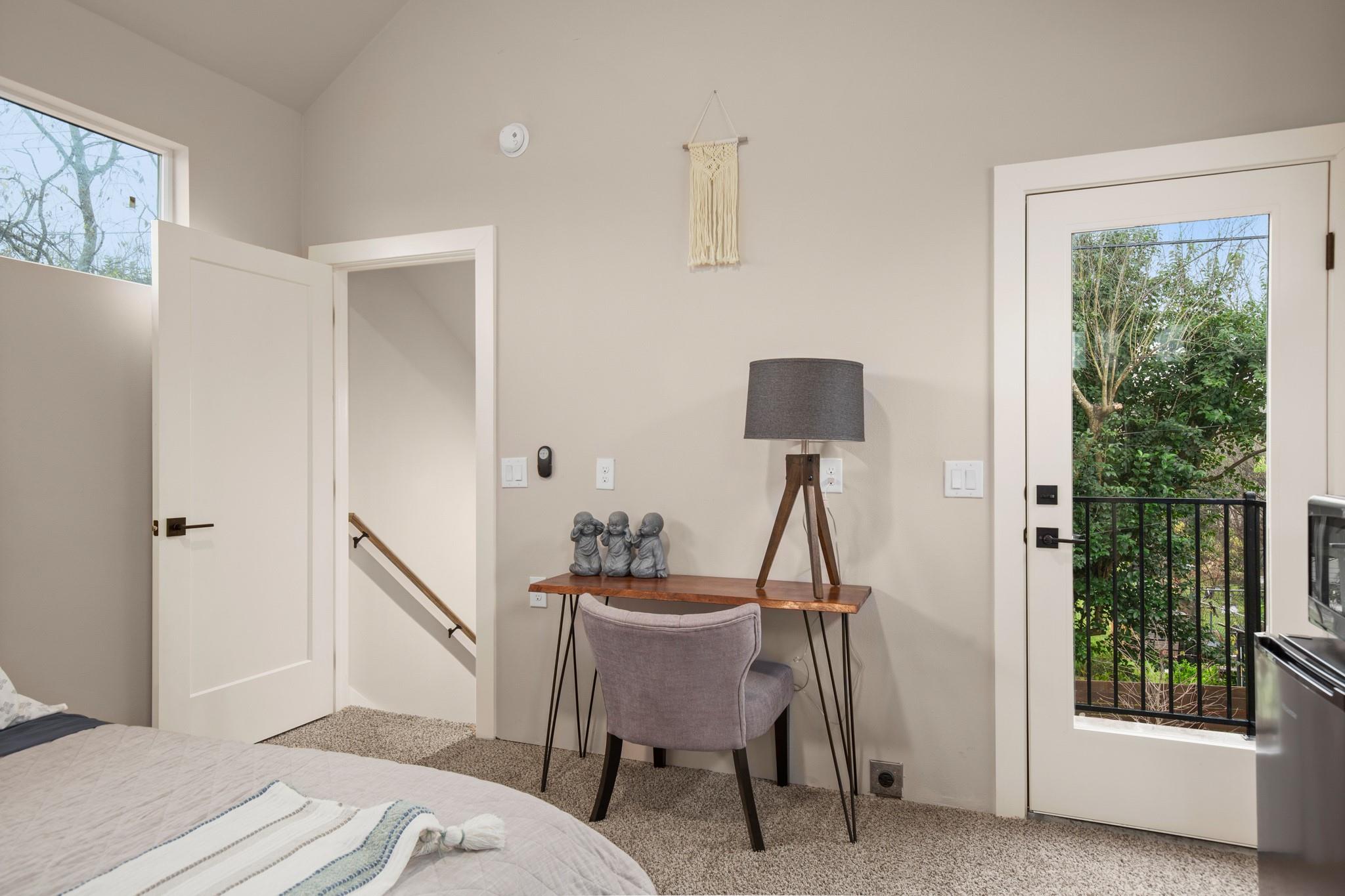 1105 S Meadows Dr, Austin, TX 78758