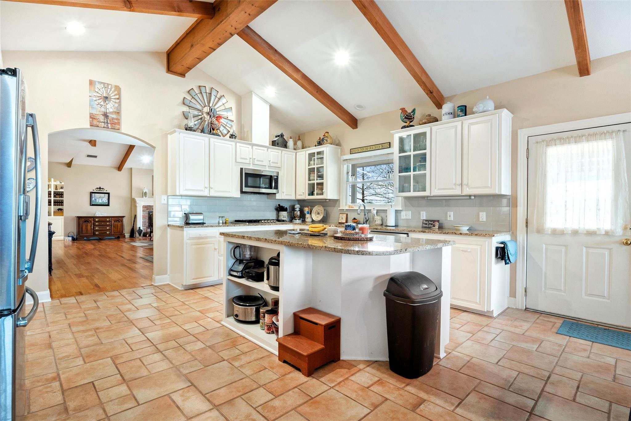 681 Leisure Ln, Cedar Creek, TX 78612