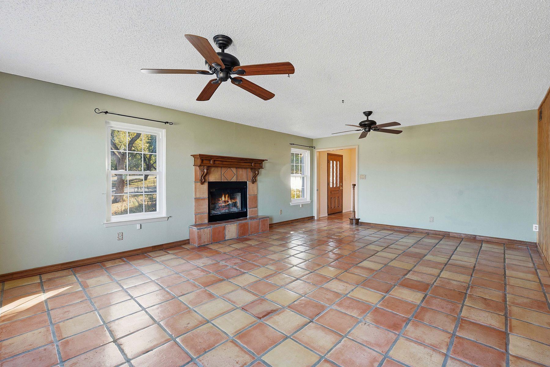 907 Shepherd Rd, Georgetown, TX 78628