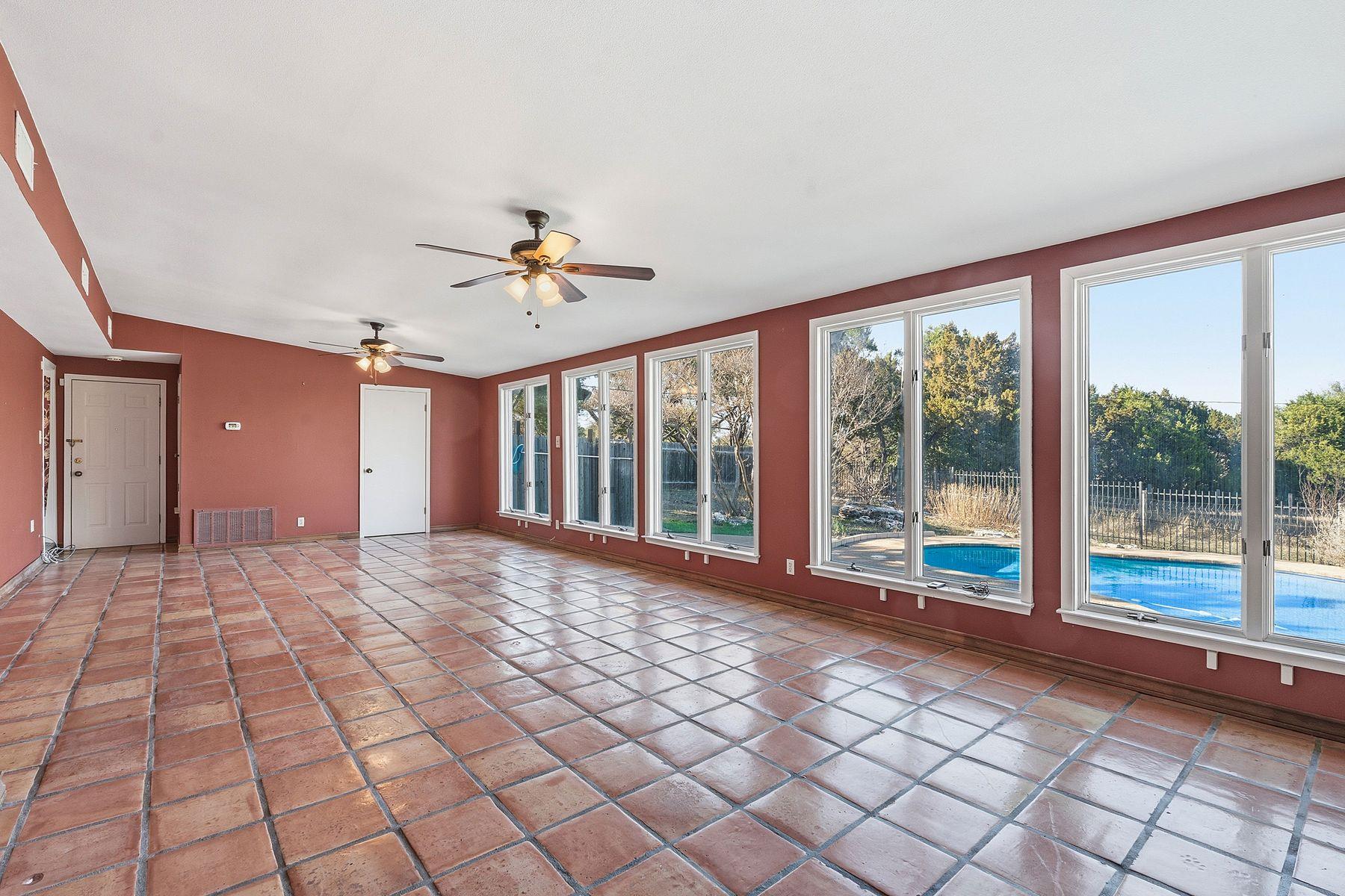 907 Shepherd Rd, Georgetown, TX 78628