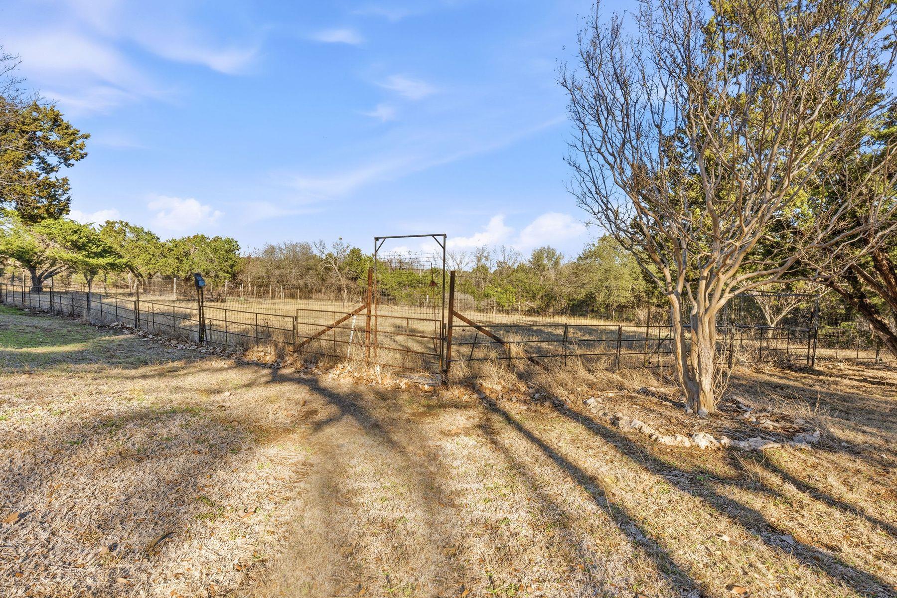 907 Shepherd Rd, Georgetown, TX 78628