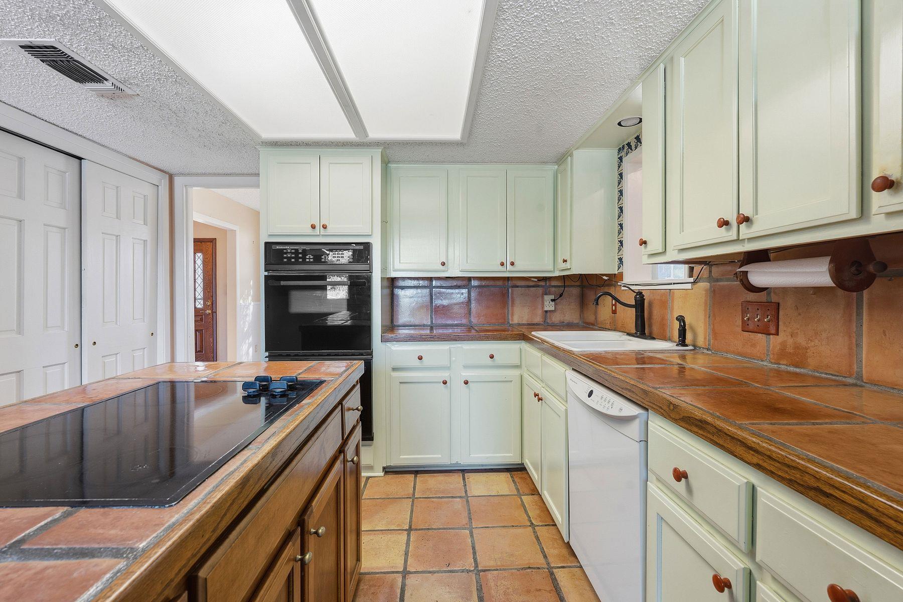 907 Shepherd Rd, Georgetown, TX 78628