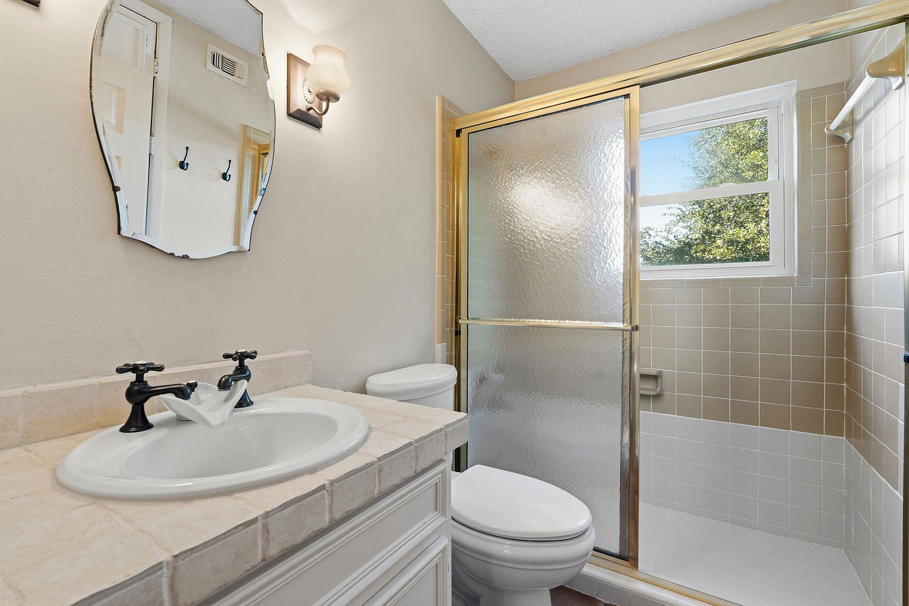 907 Shepherd Rd, Georgetown, TX 78628