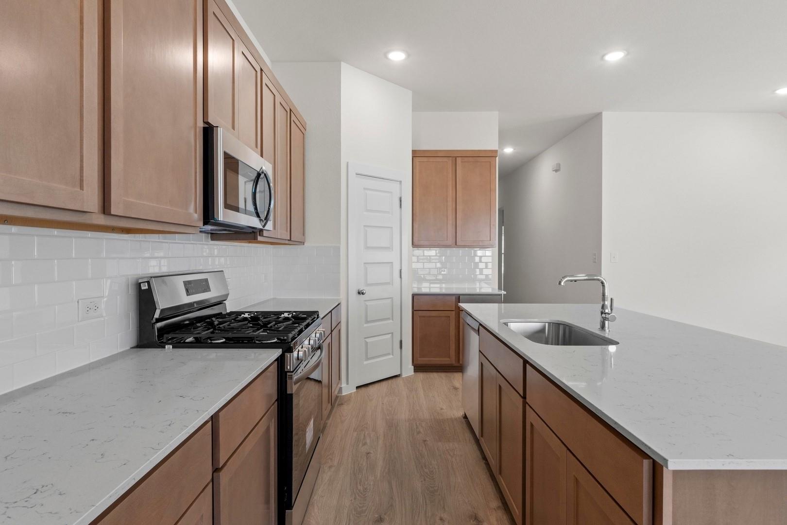 113 Mandeville Dr, Hutto, TX 78621