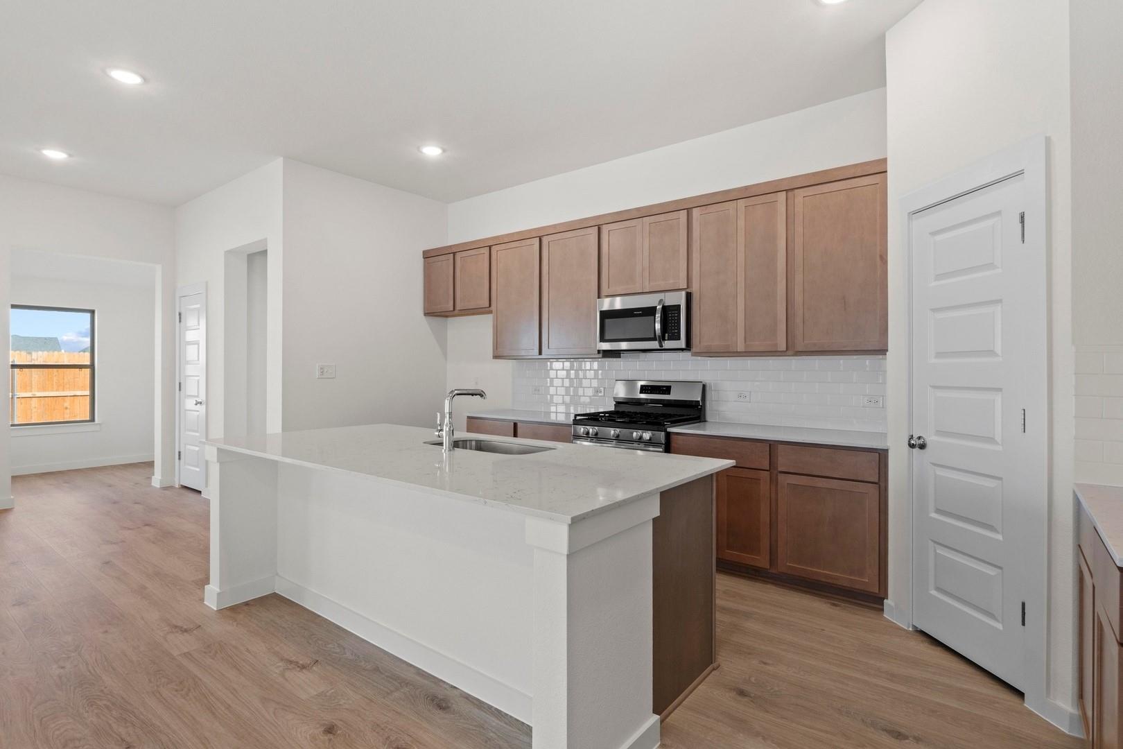 113 Mandeville Dr, Hutto, TX 78621