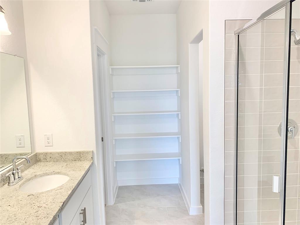 126 Shackleton Dr, Kyle, TX 78640