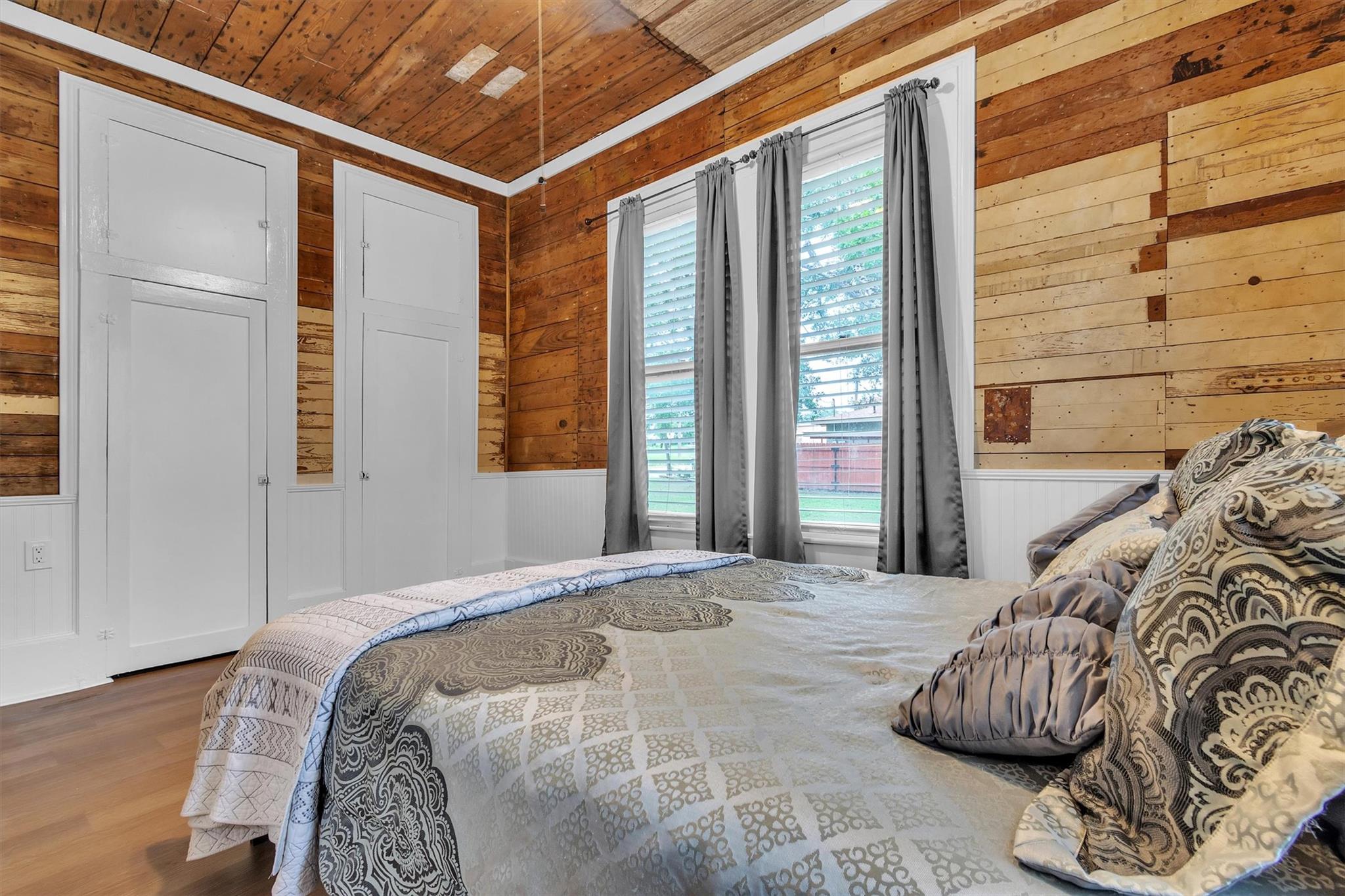 262 W Richmond St, Giddings, TX 78942