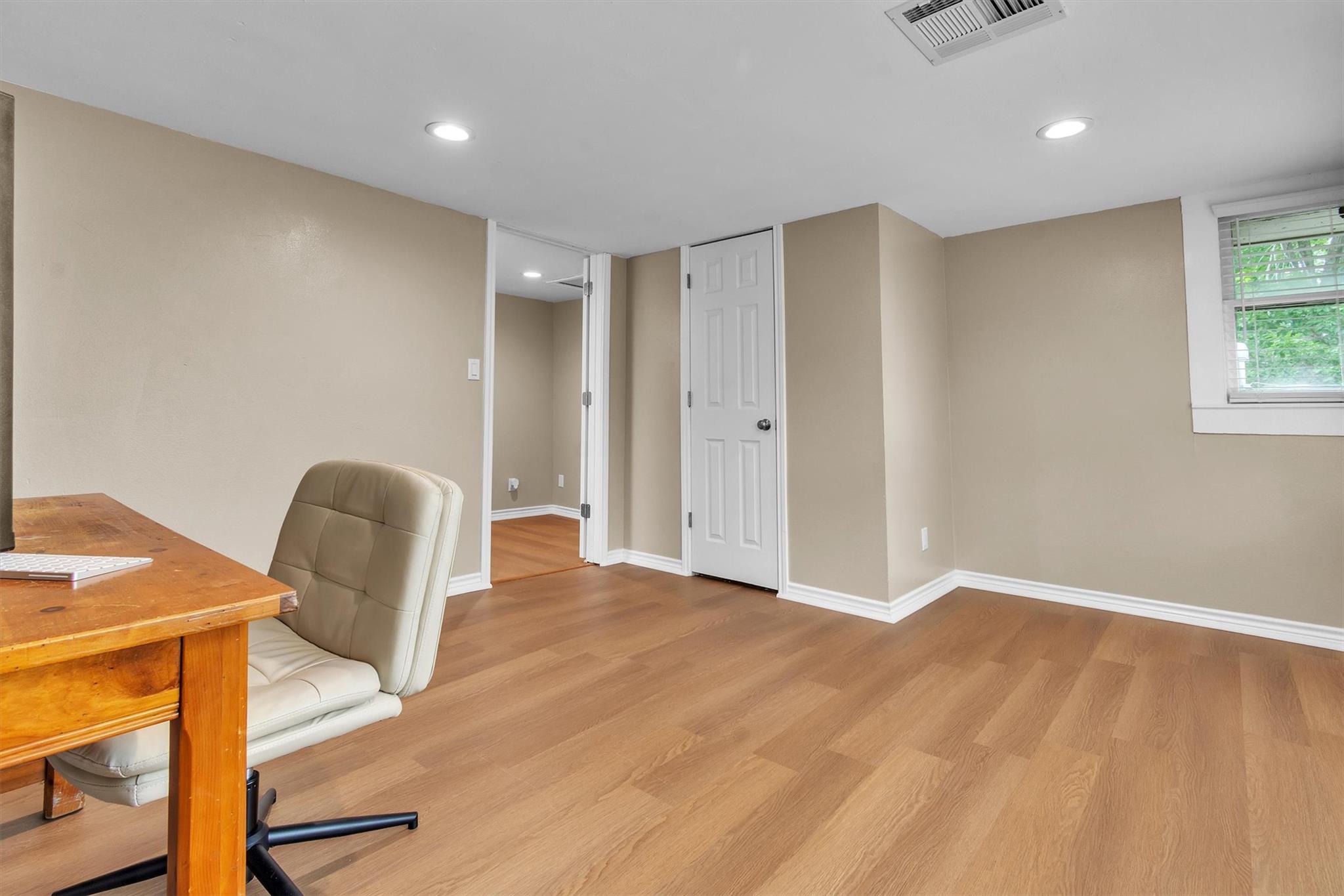 262 W Richmond St, Giddings, TX 78942