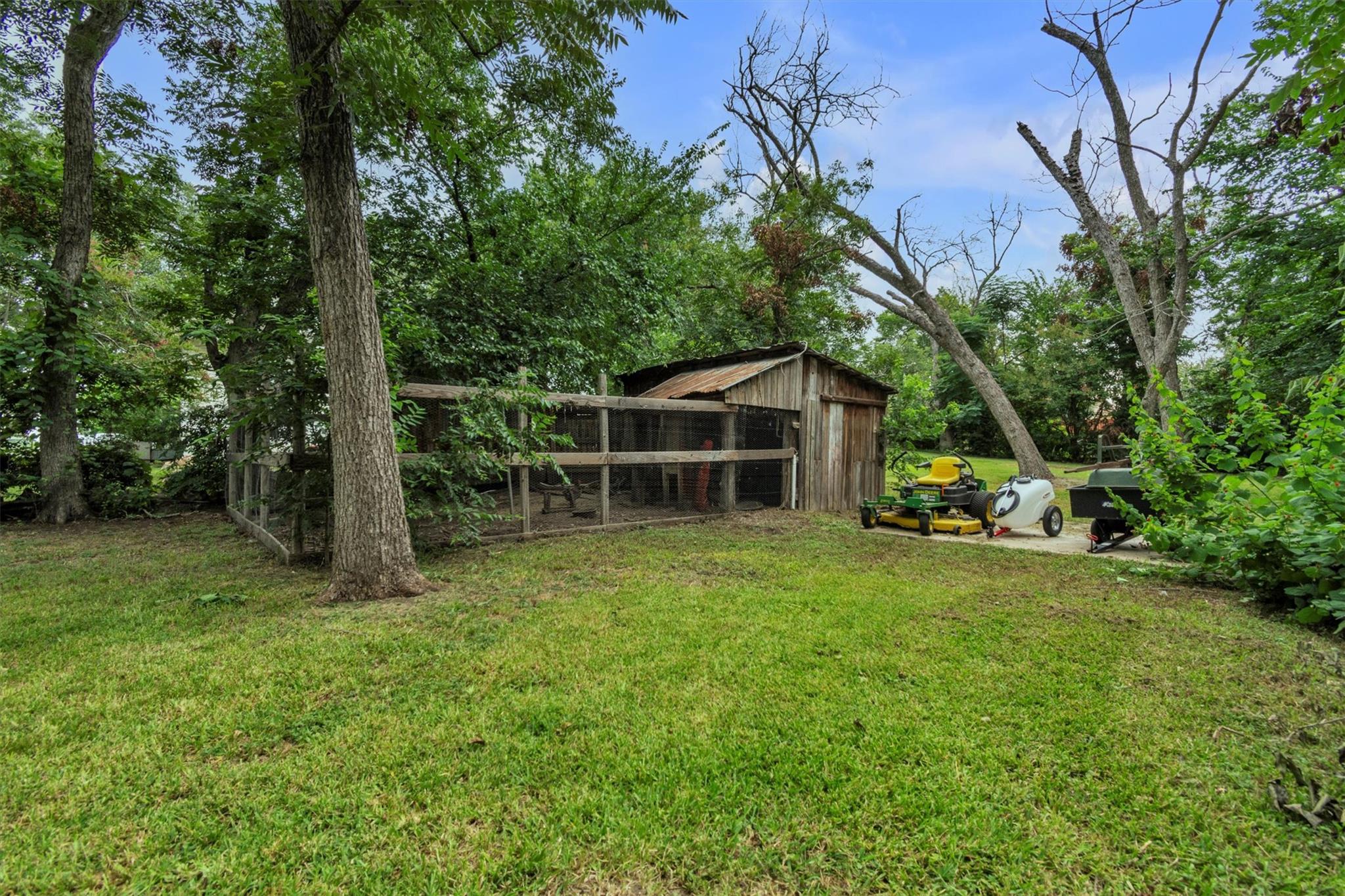 262 W Richmond St, Giddings, TX 78942