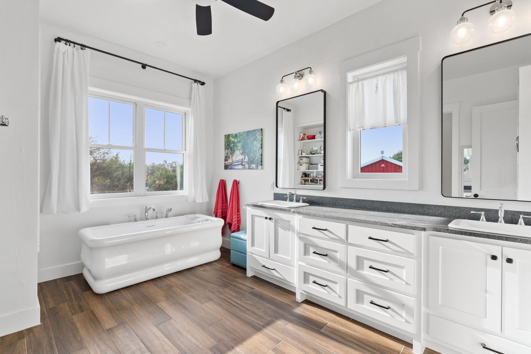 452 Southwick Ranch Rd, Johnson City, TX 78636