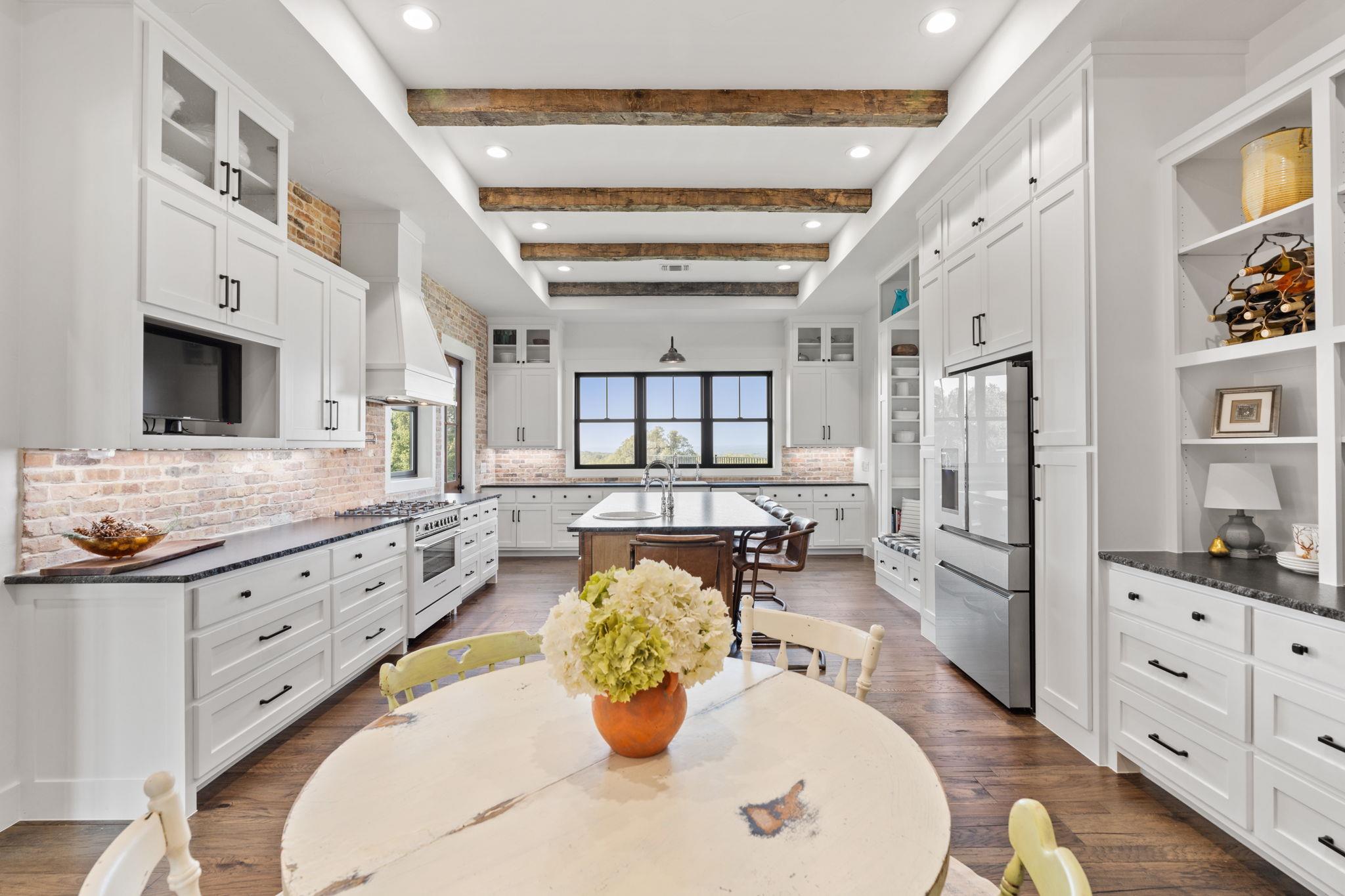 452 Southwick Ranch Rd, Johnson City, TX 78636