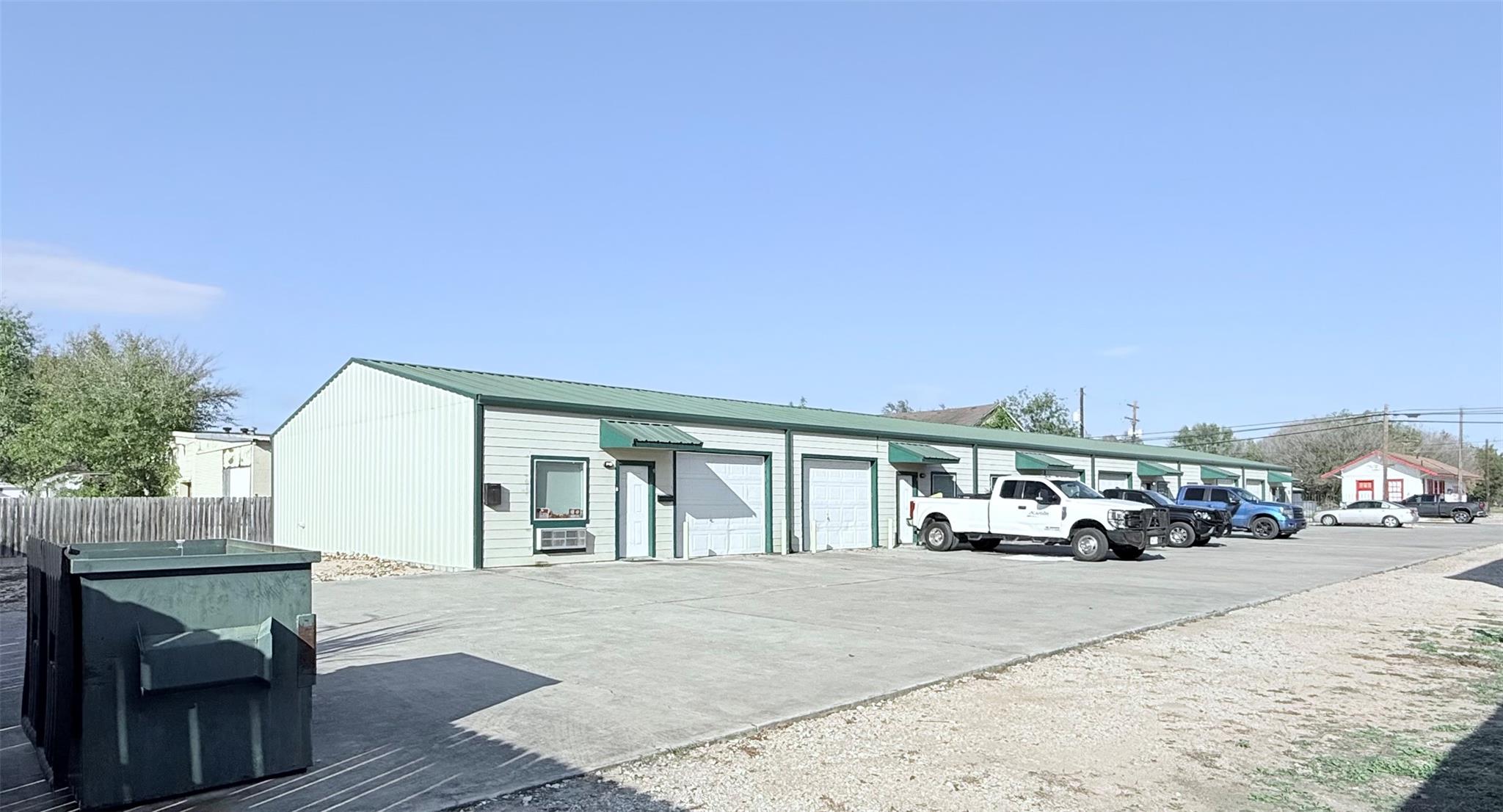 815 Saint Peter St, Gonzales, TX 78629