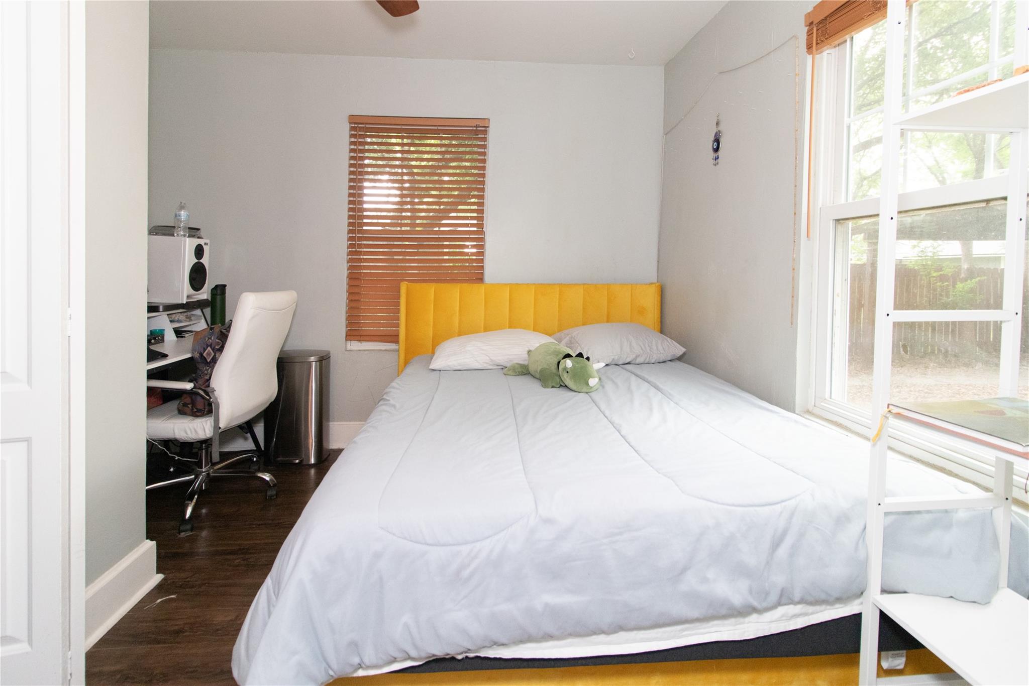 912 & 912 1/2 Calle Limon Dr, Austin, TX 78702