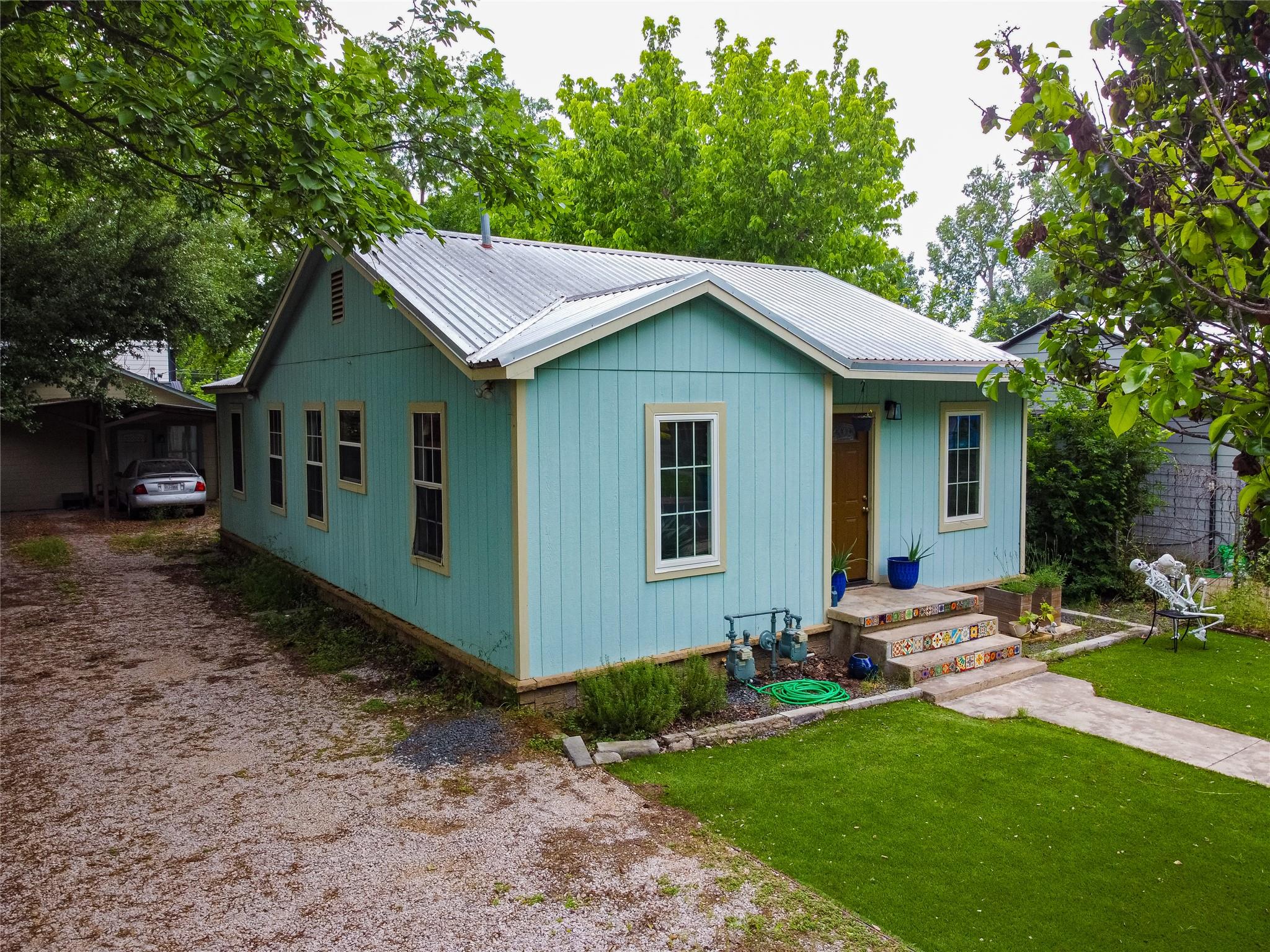 912 & 912 1/2 Calle Limon Dr, Austin, TX 78702